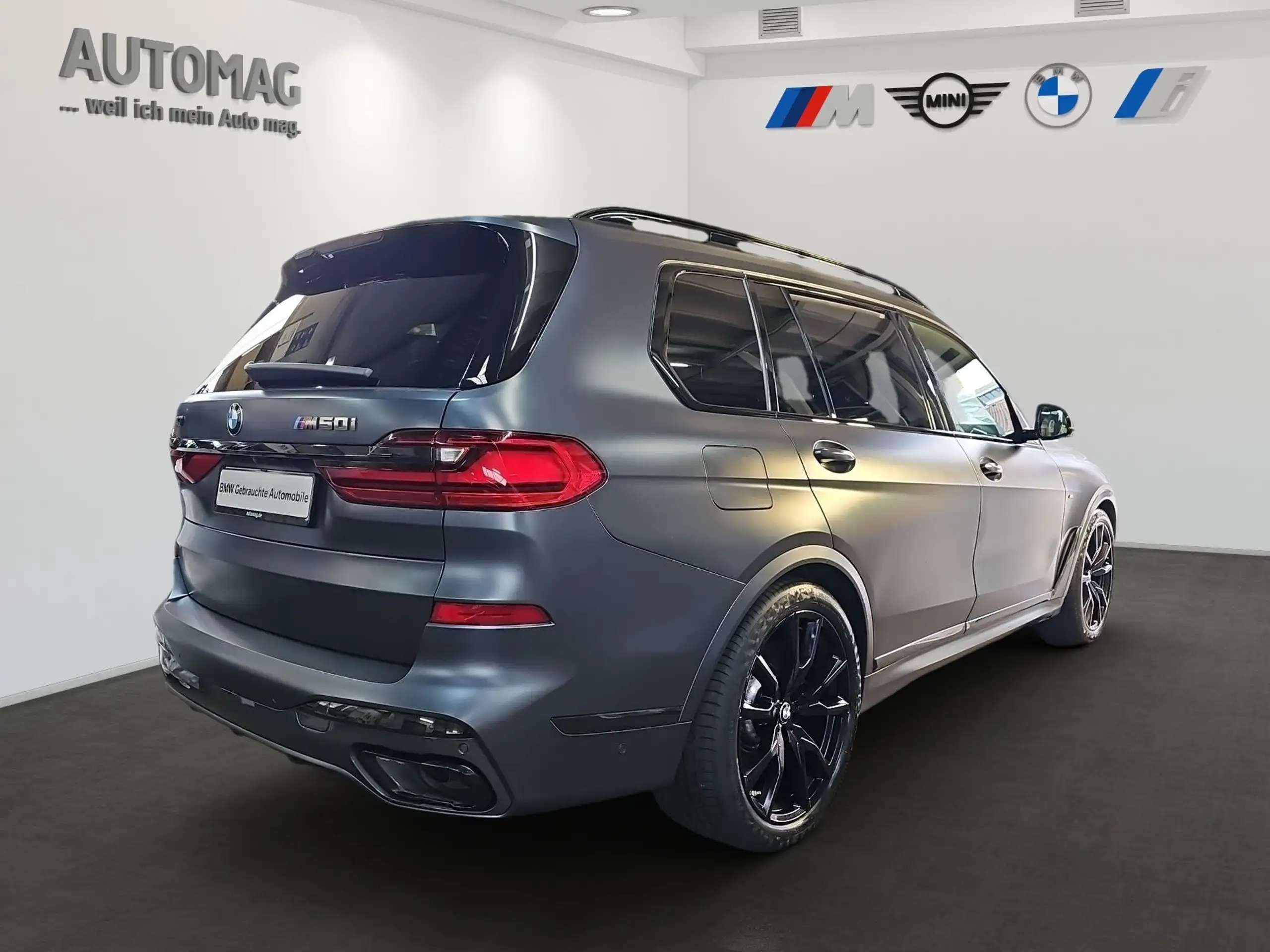 BMW - X7 M