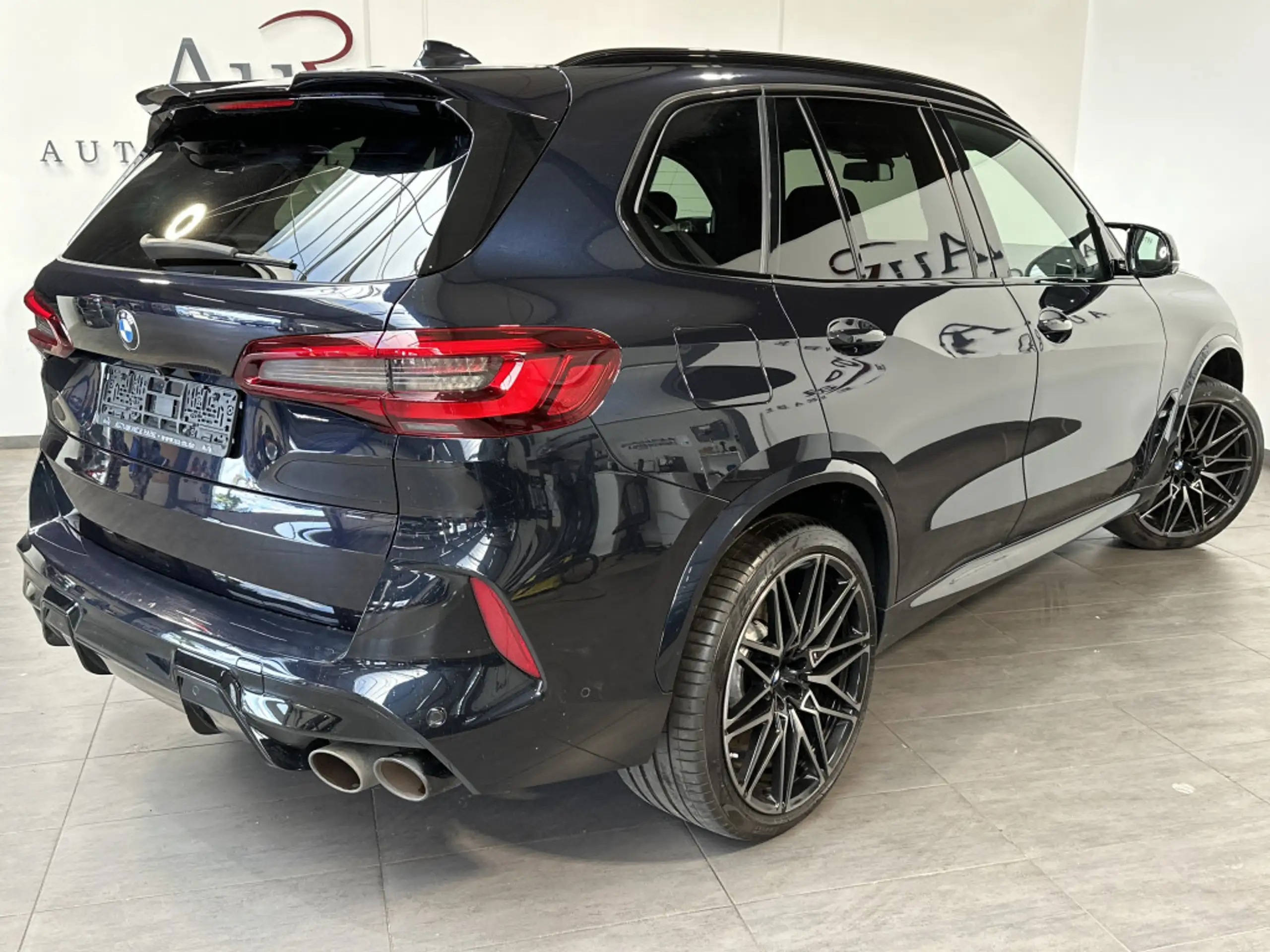 BMW - X5 M