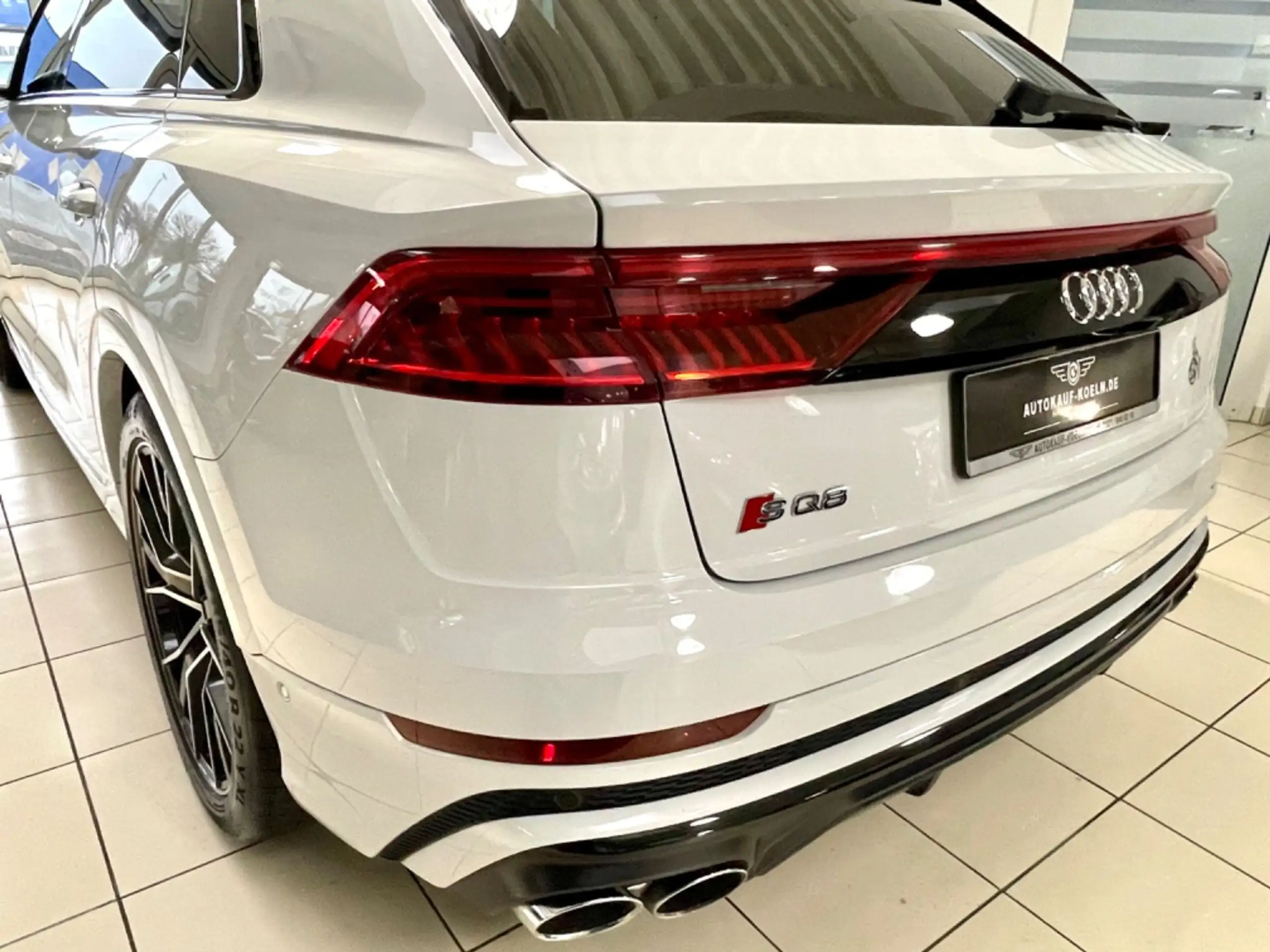 Audi - SQ8