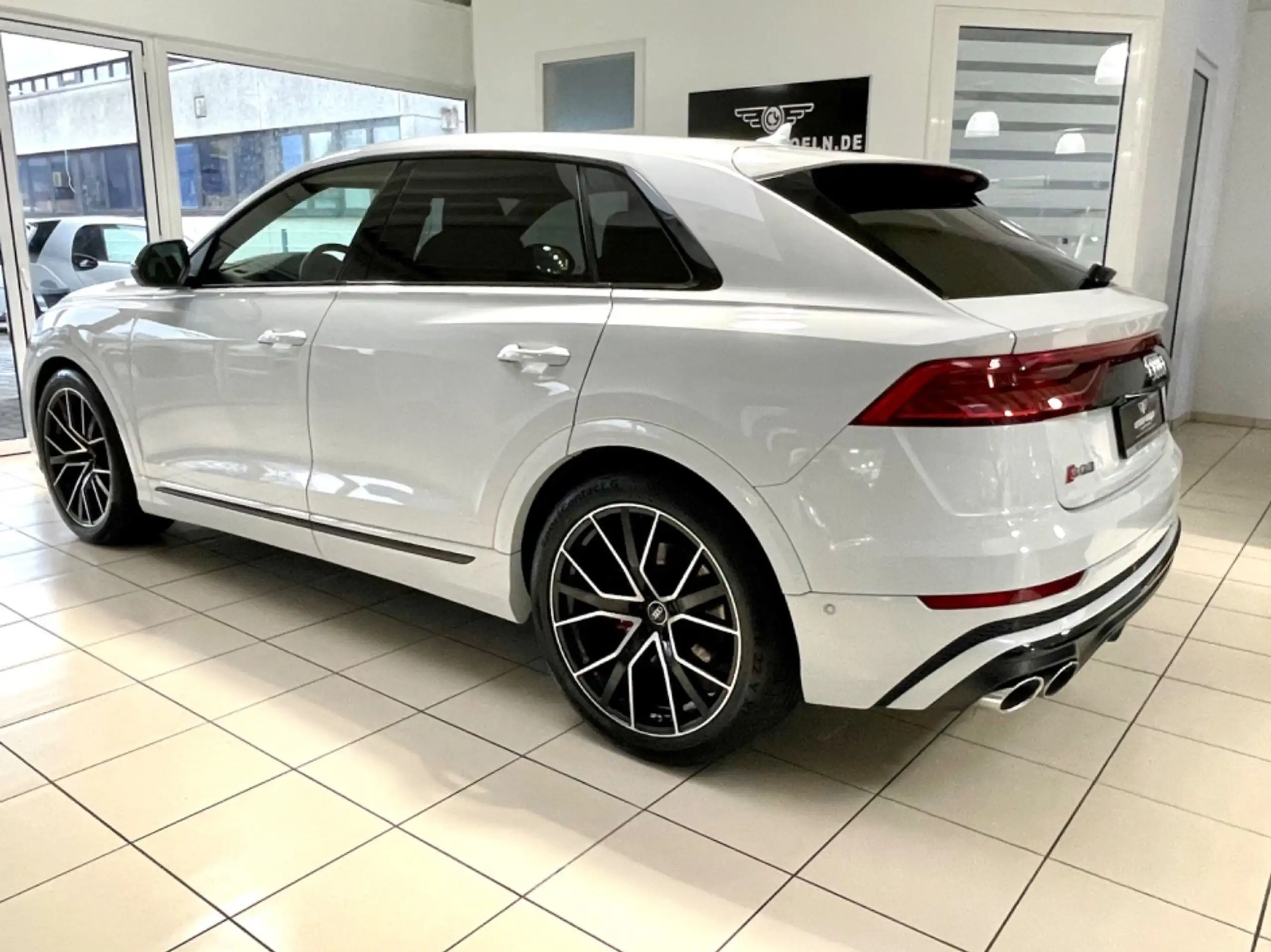 Audi - SQ8