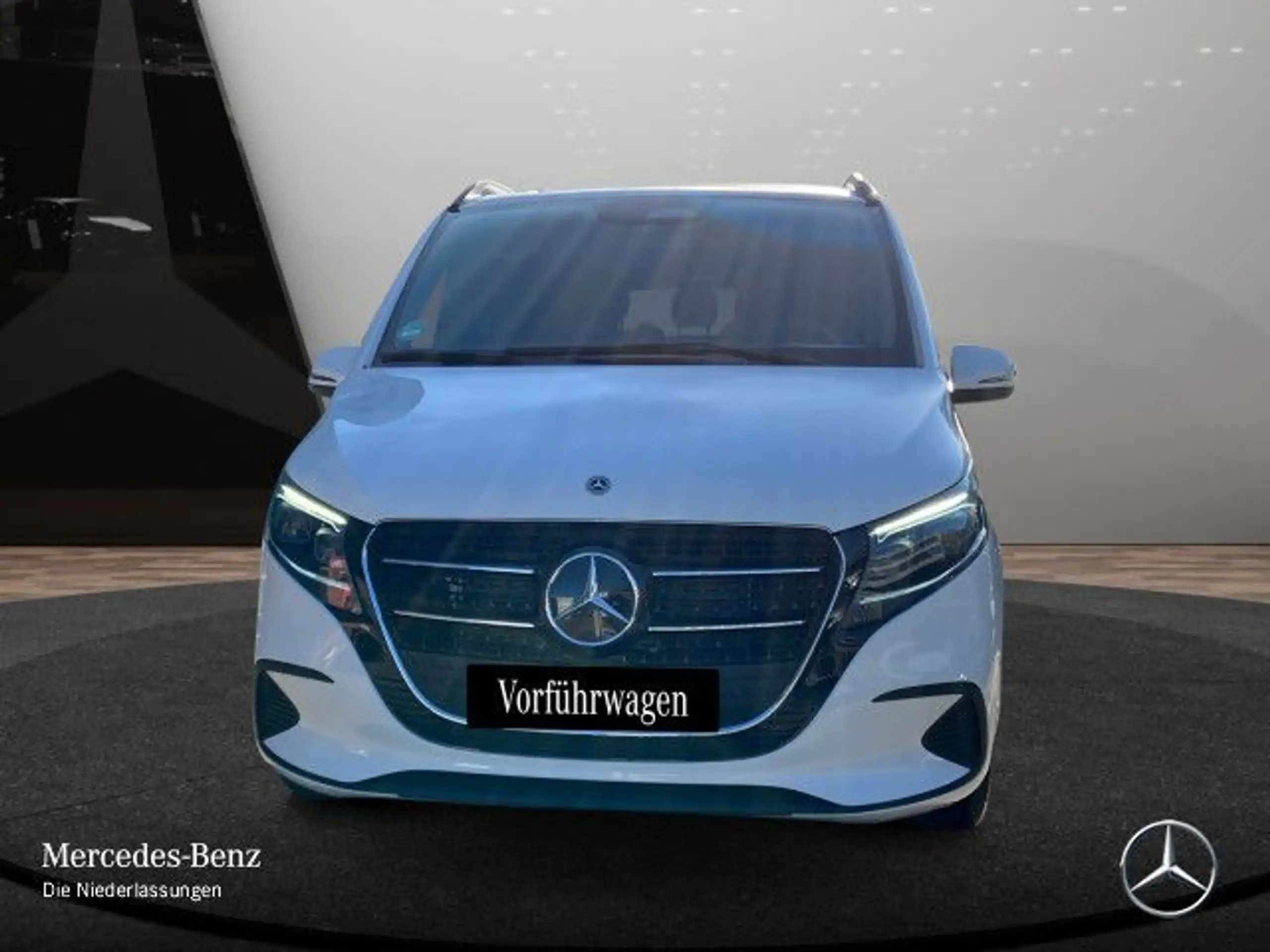 Mercedes-Benz - V 300