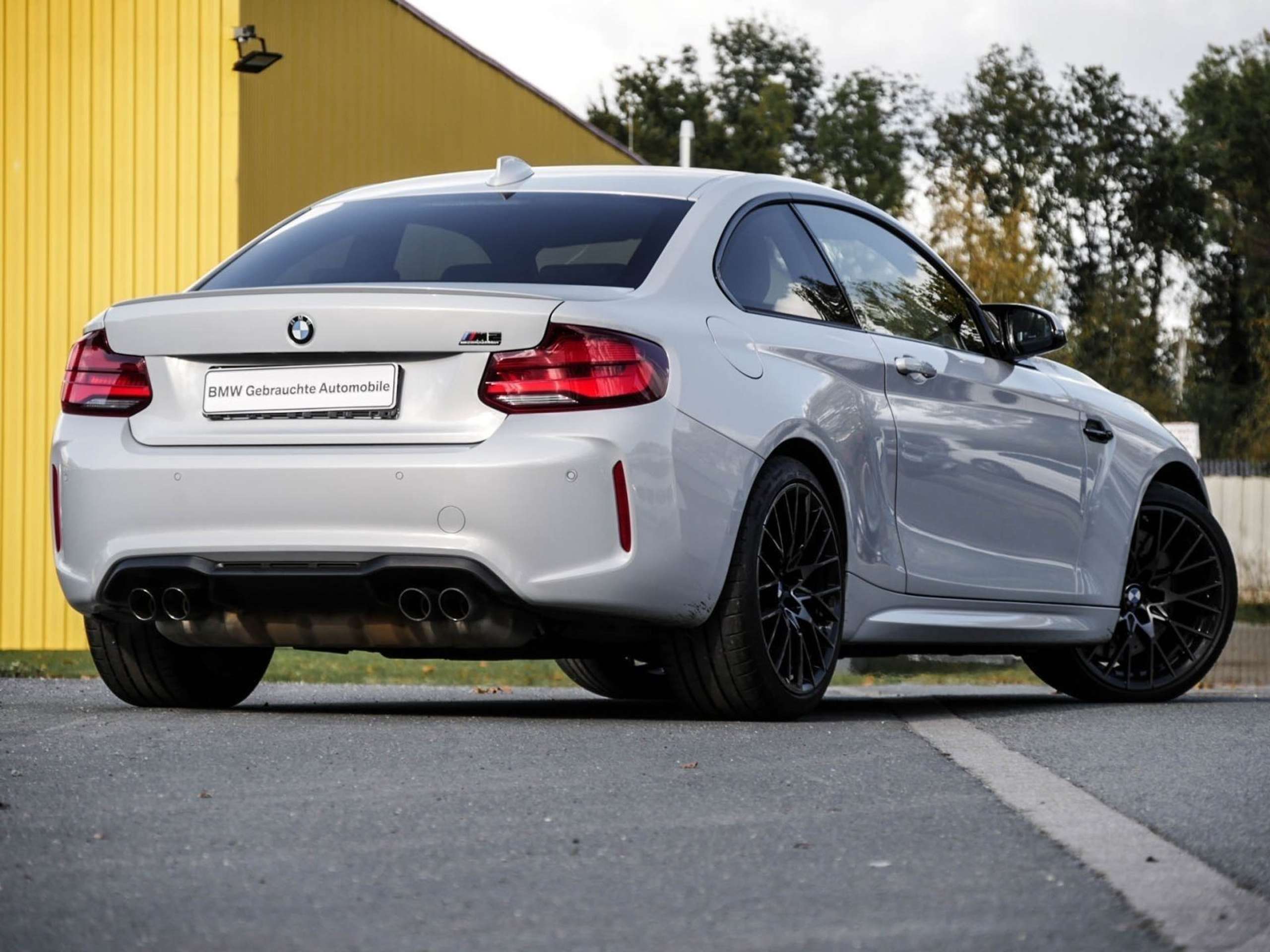 BMW - M2