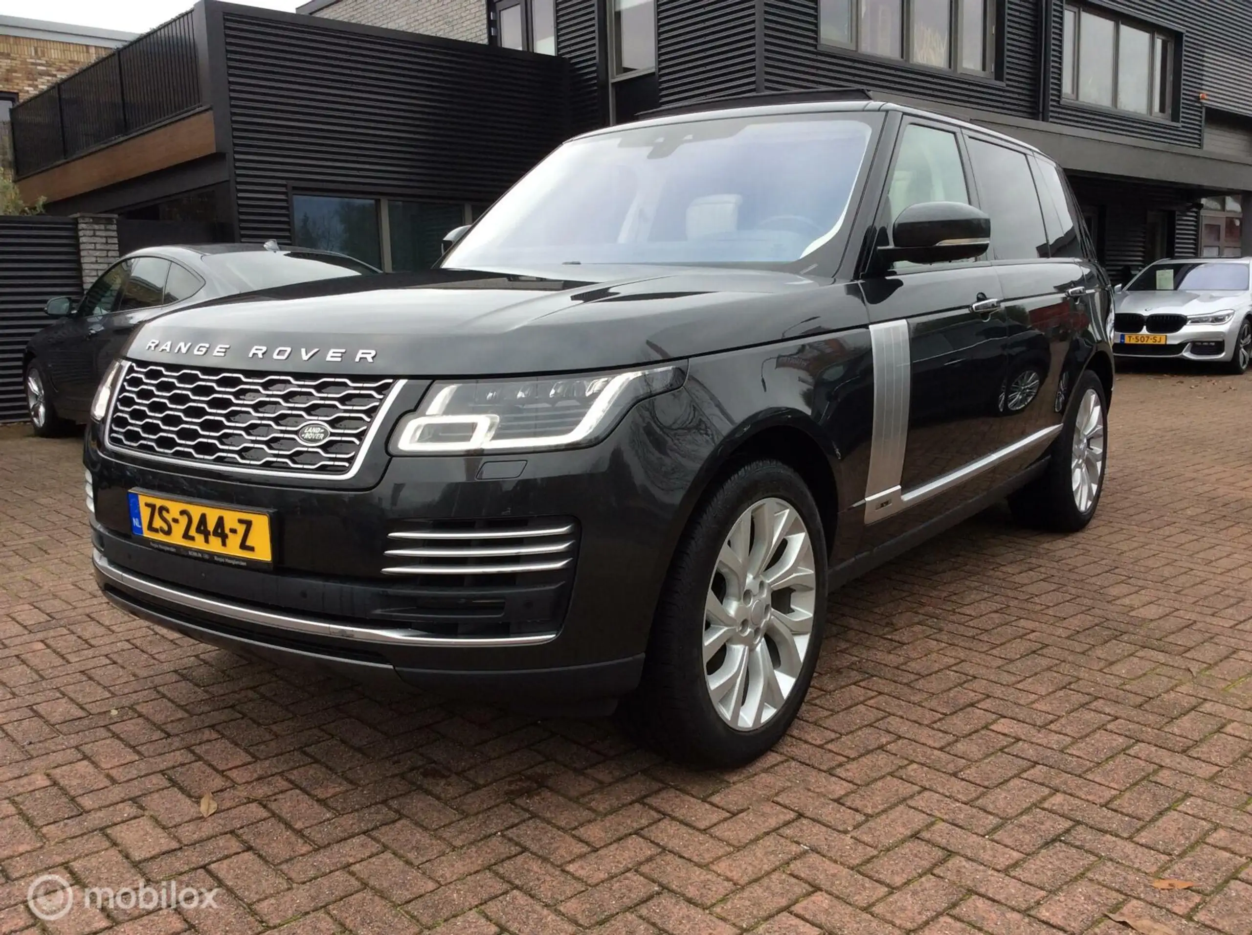 Land Rover - Range Rover