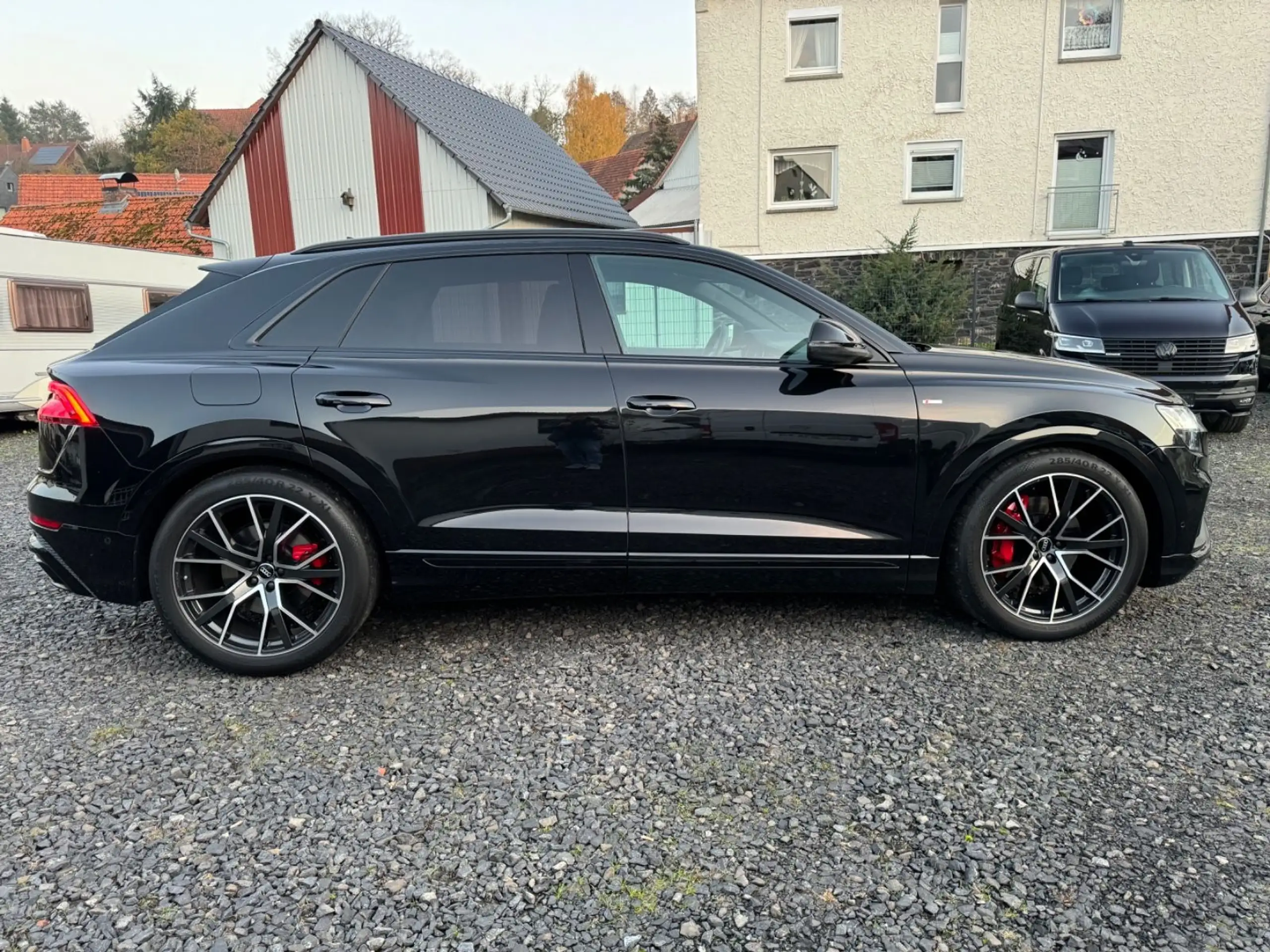 Audi - Q8