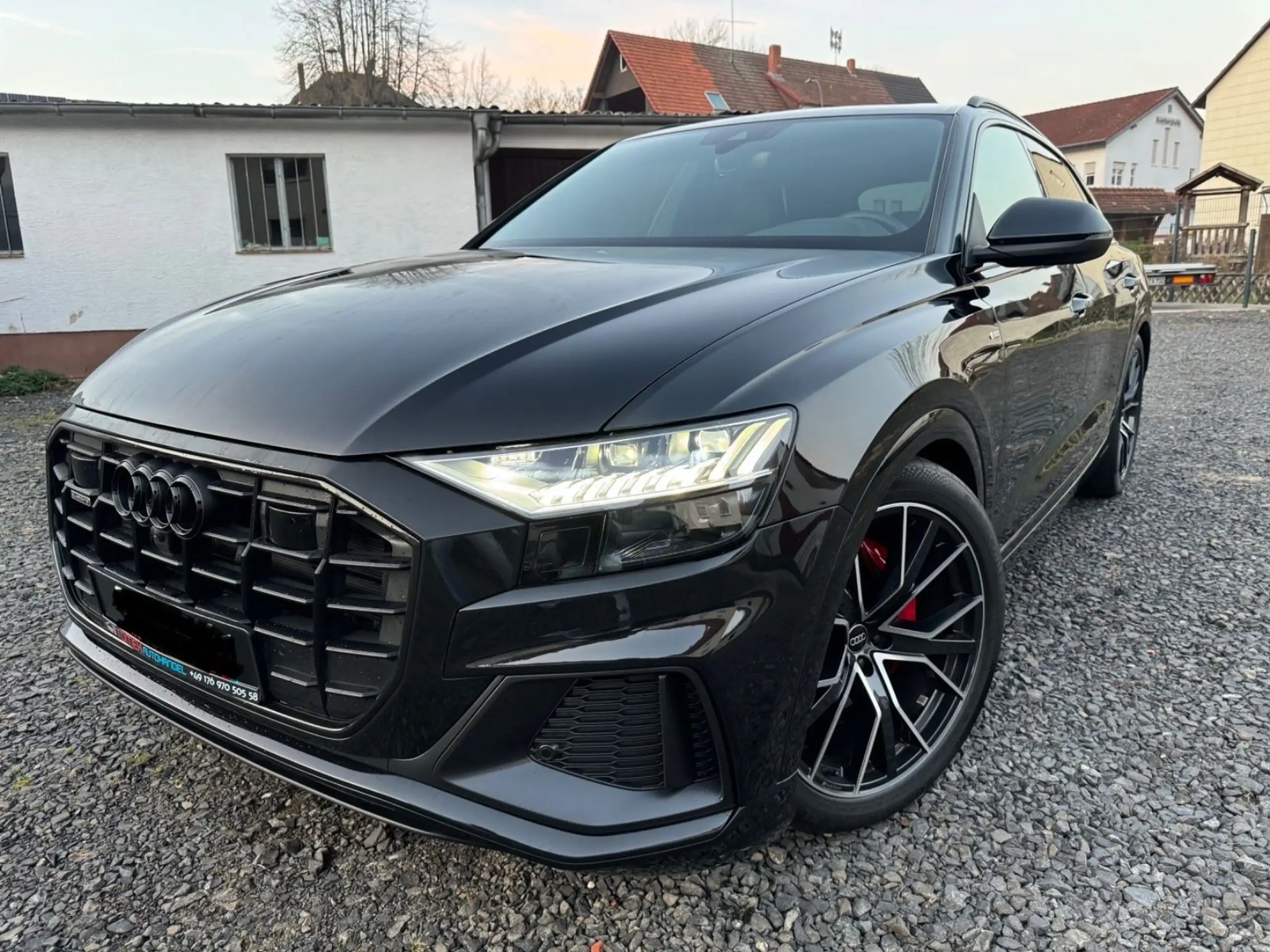 Audi - Q8