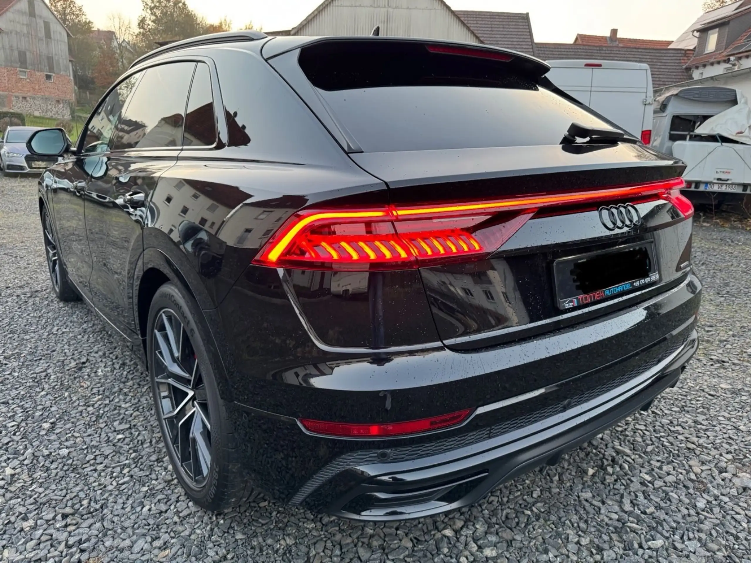 Audi - Q8