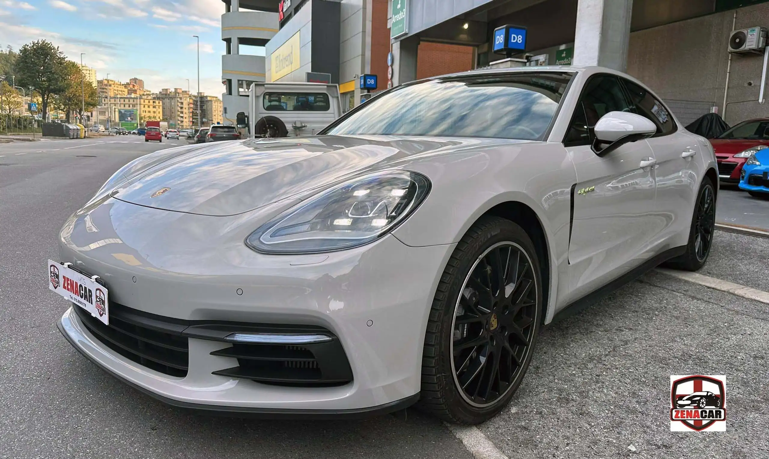 Porsche - Panamera