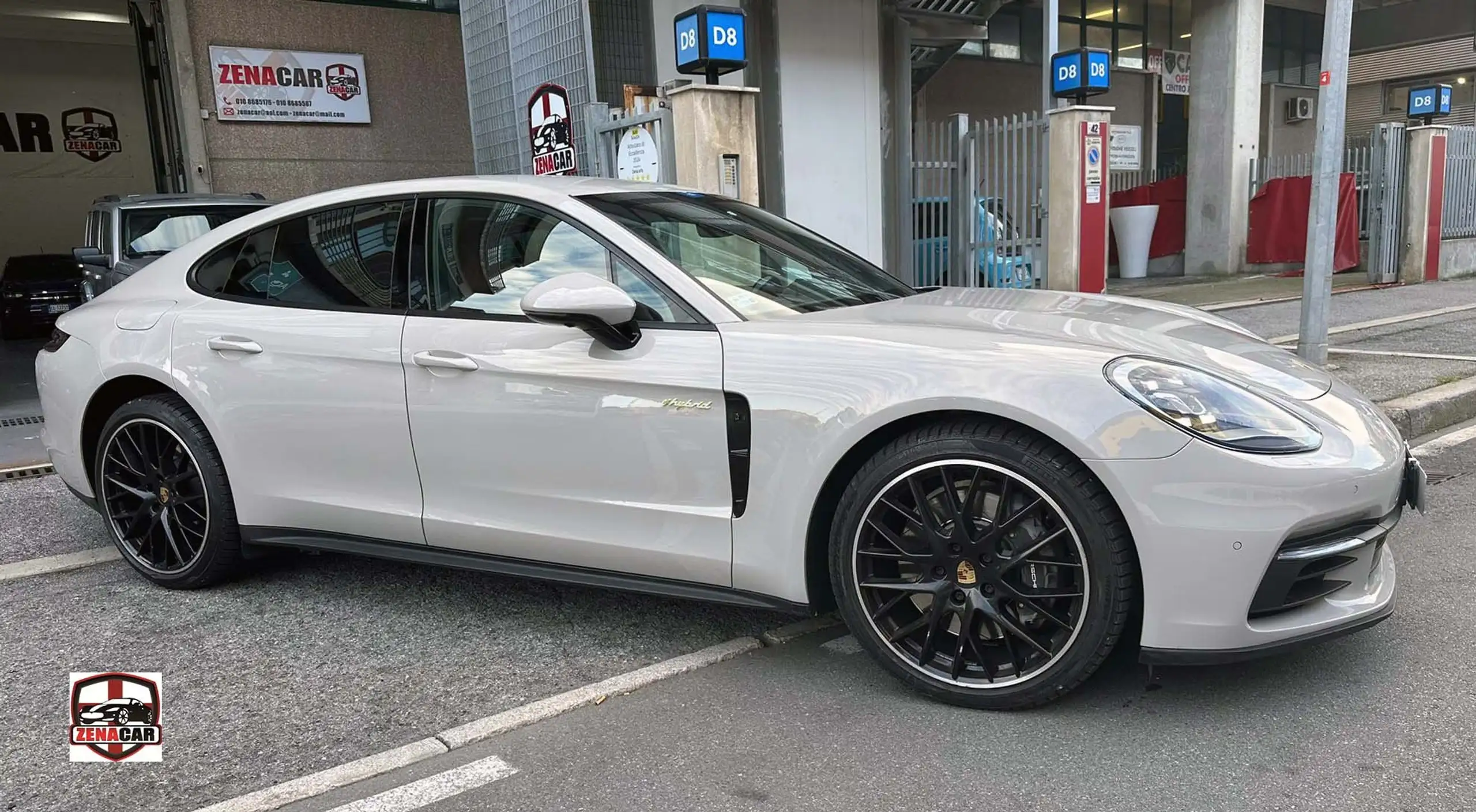 Porsche - Panamera