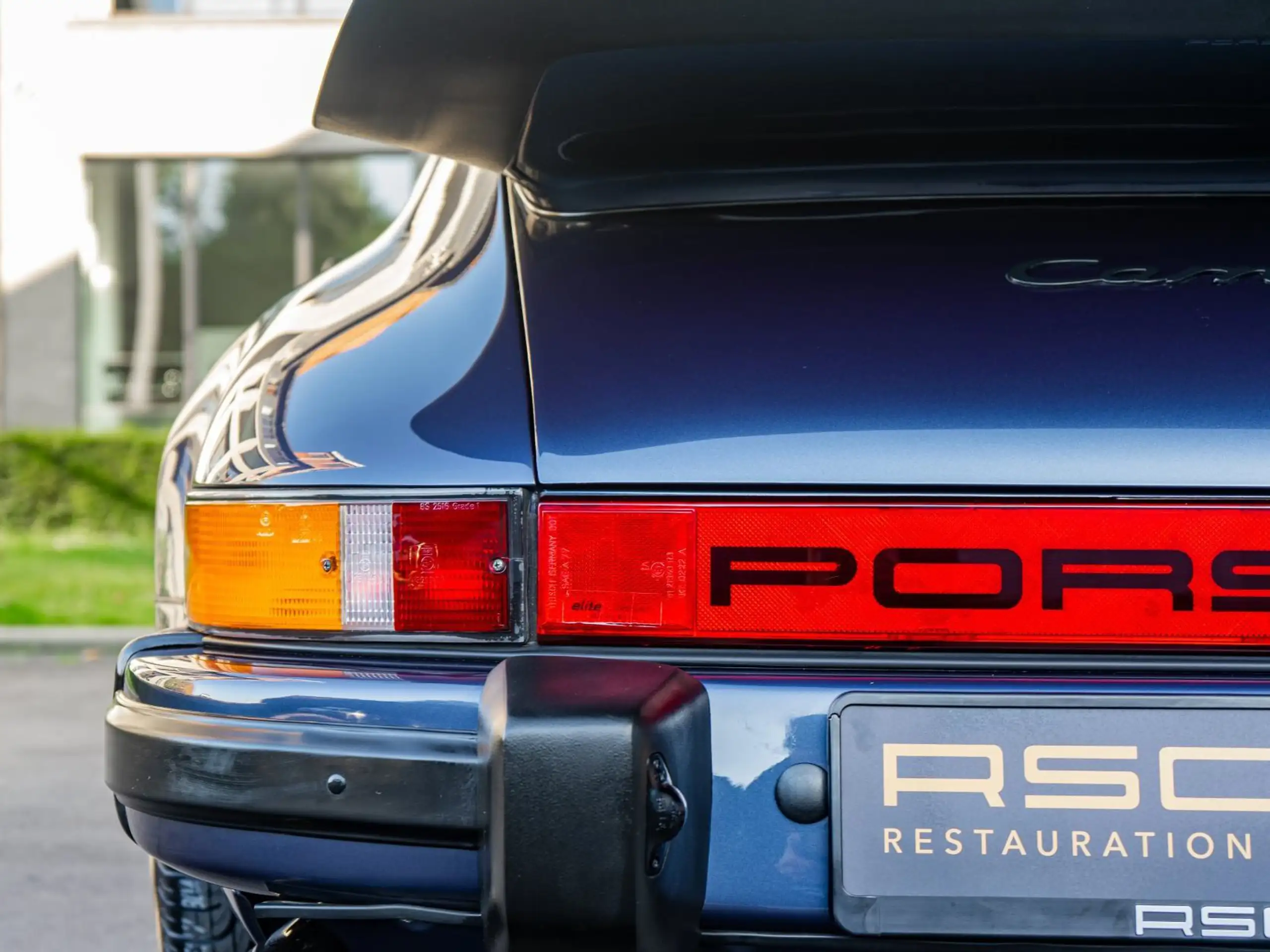 Porsche - 911