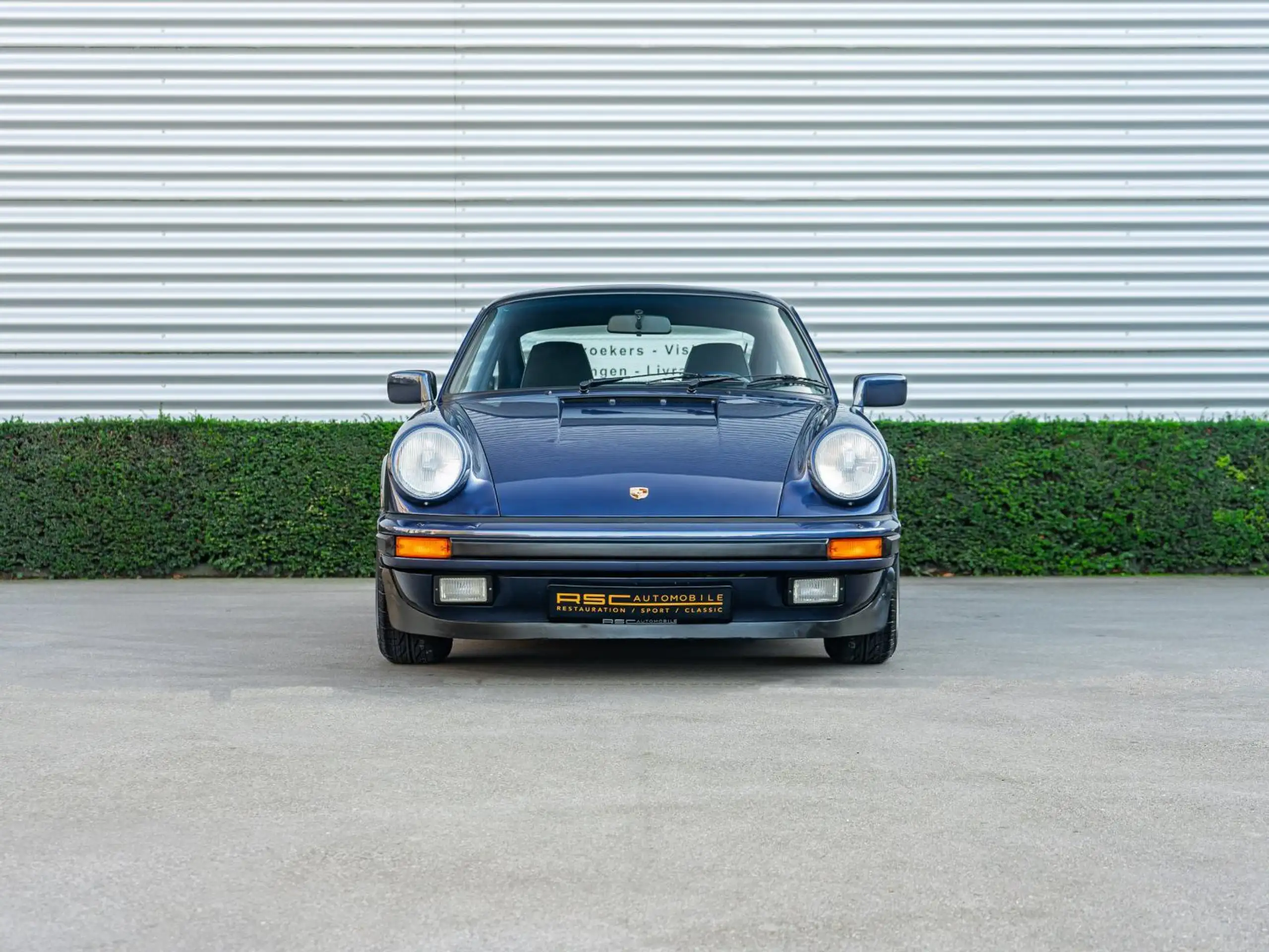 Porsche - 911