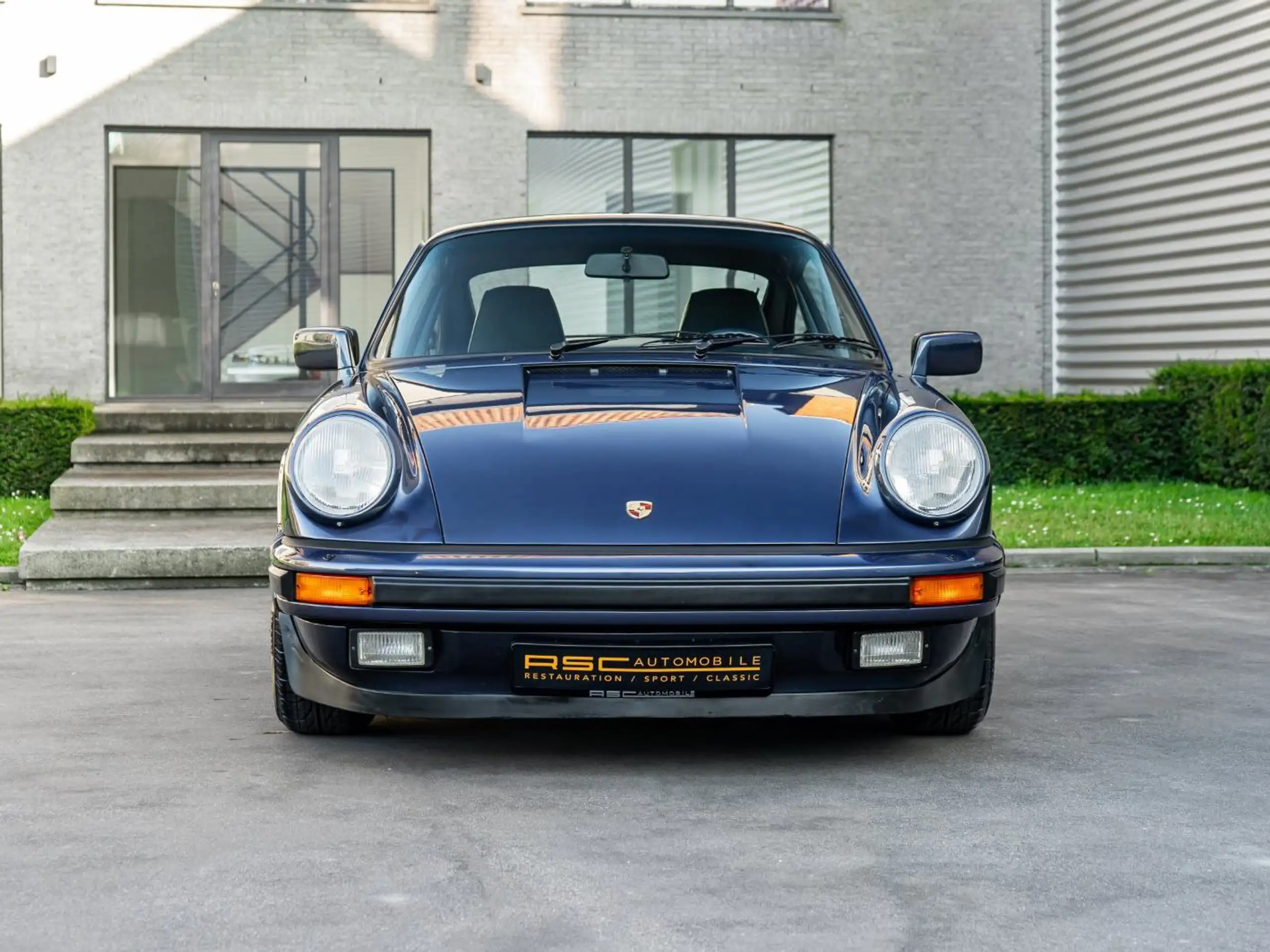 Porsche - 911