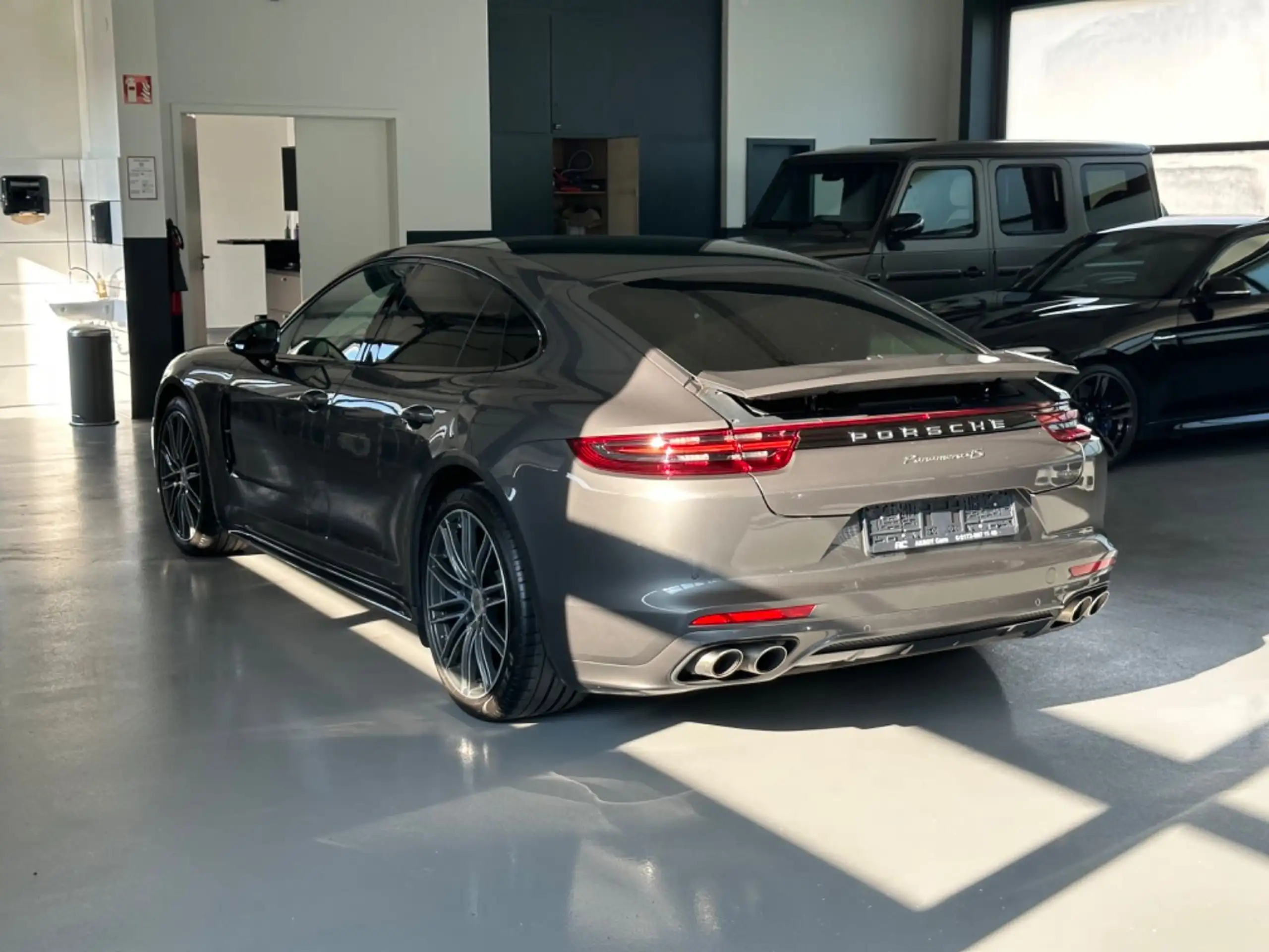 Porsche - Panamera