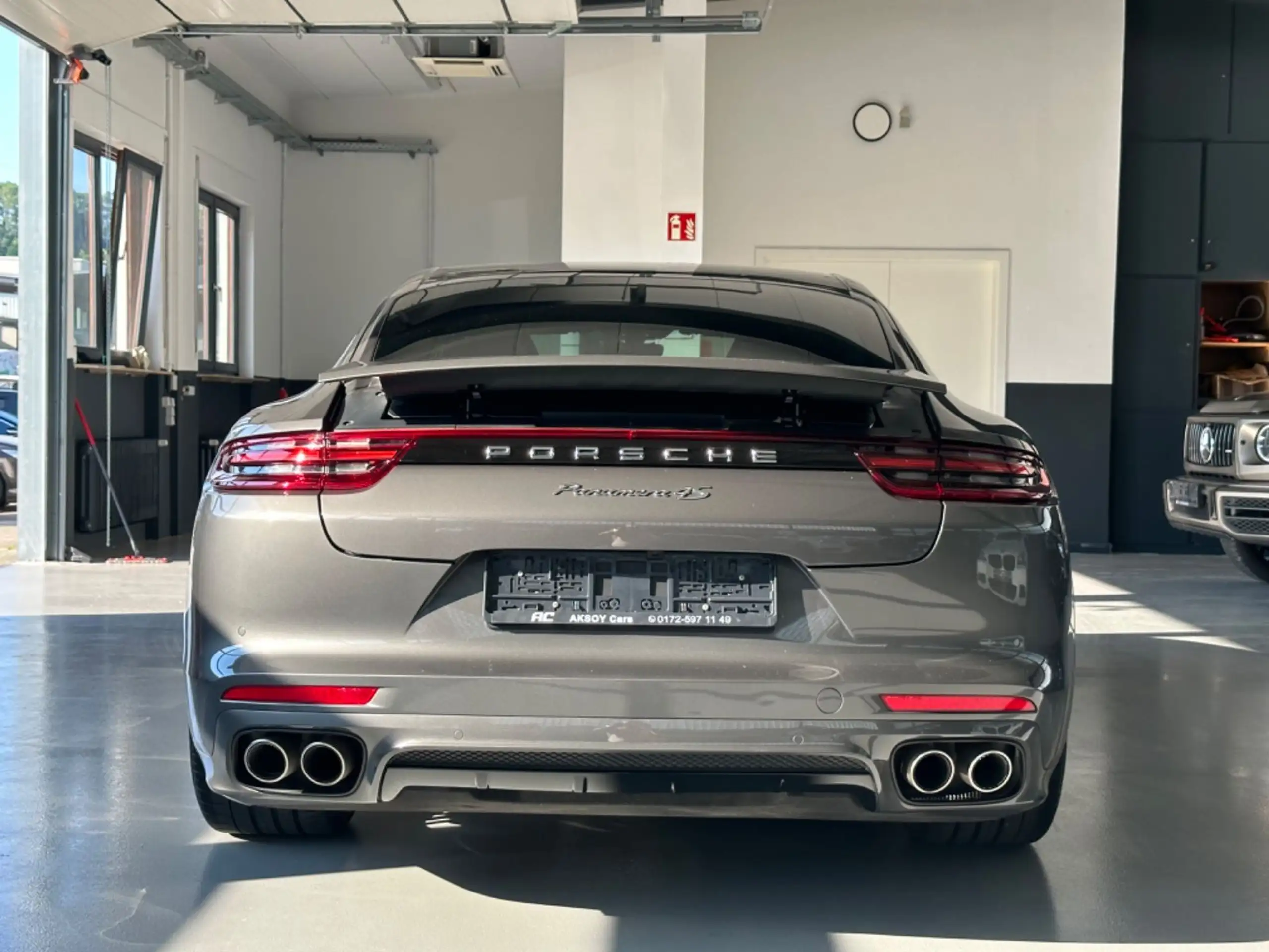 Porsche - Panamera