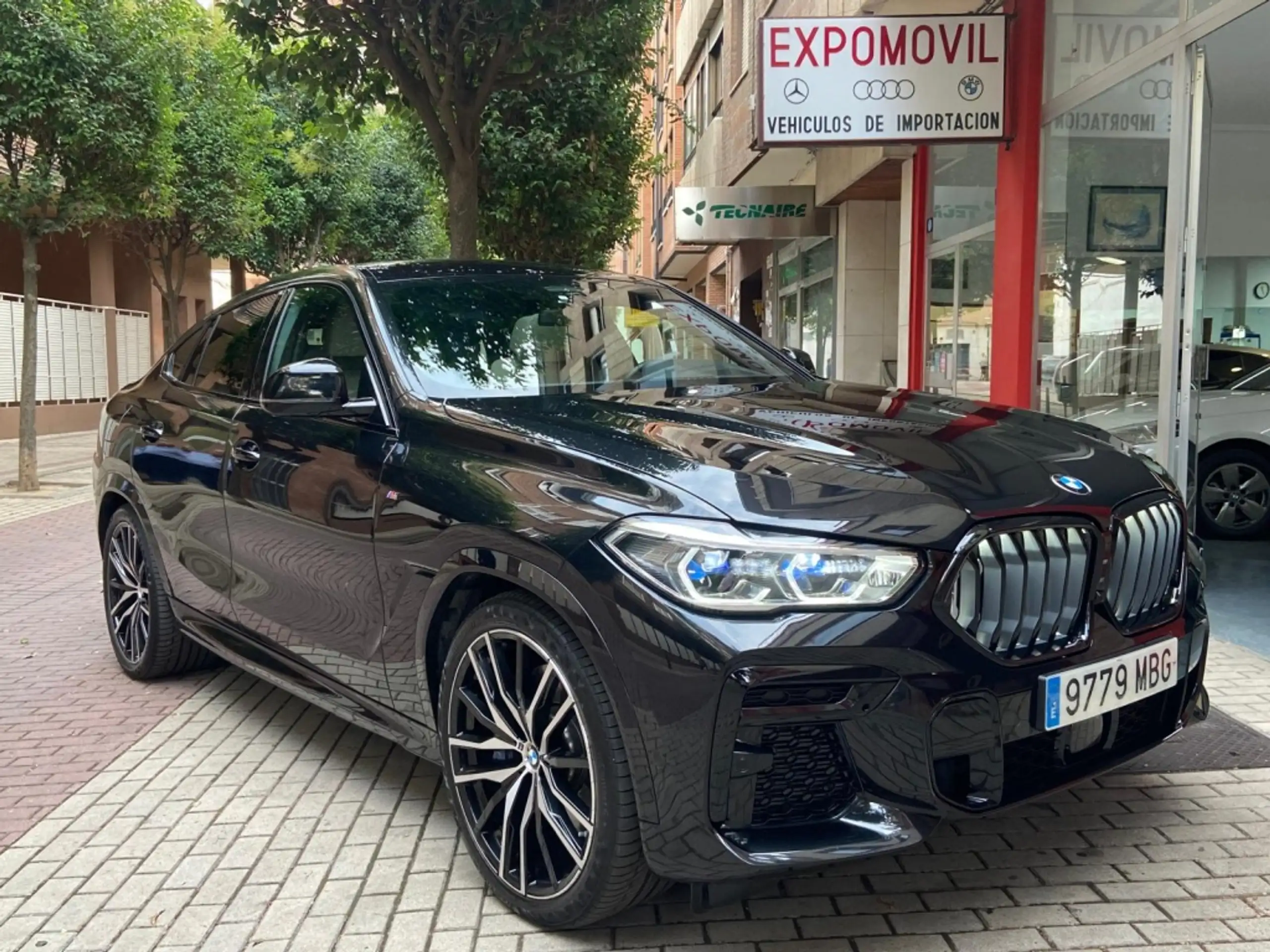 BMW - X6