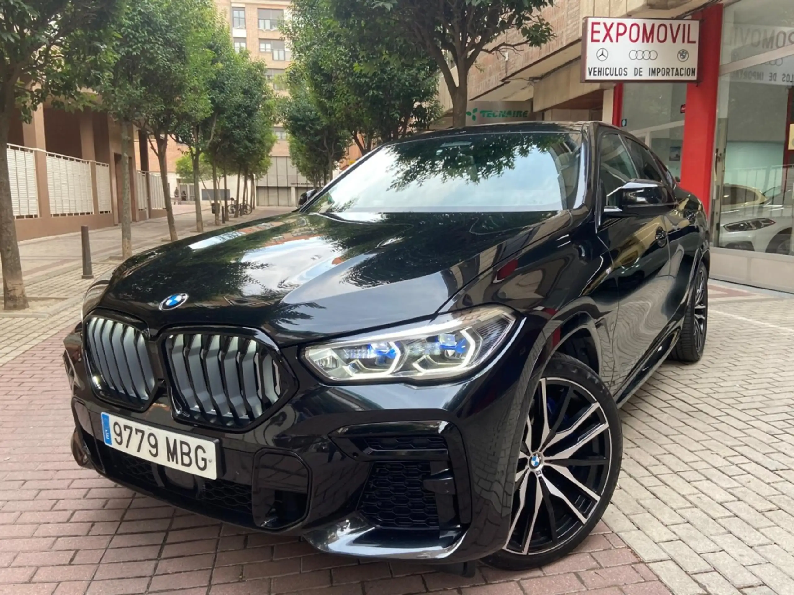 BMW - X6