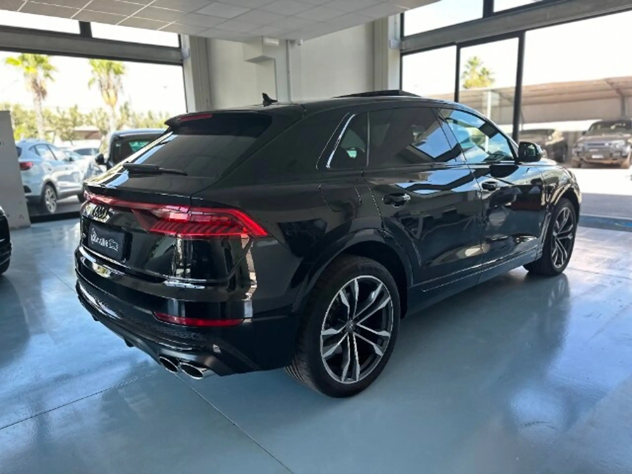 Audi - SQ8