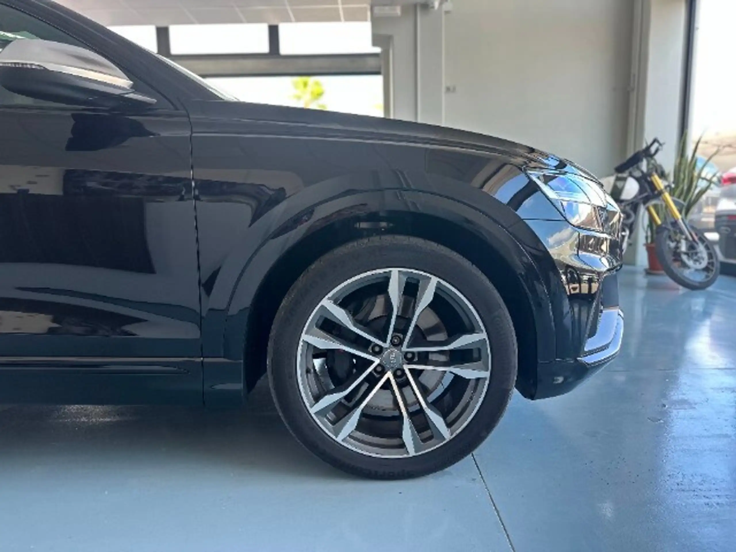 Audi - SQ8