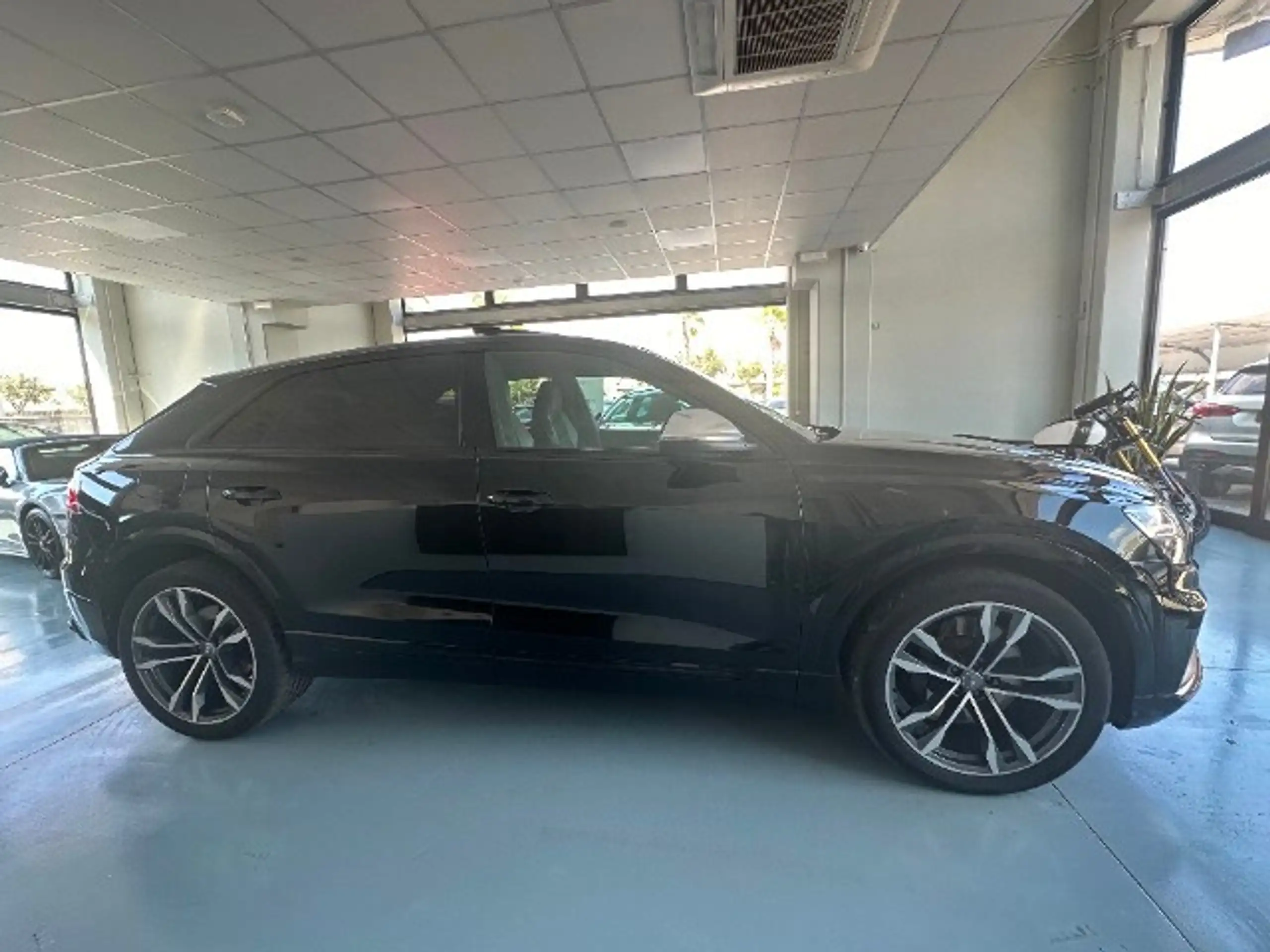 Audi - SQ8