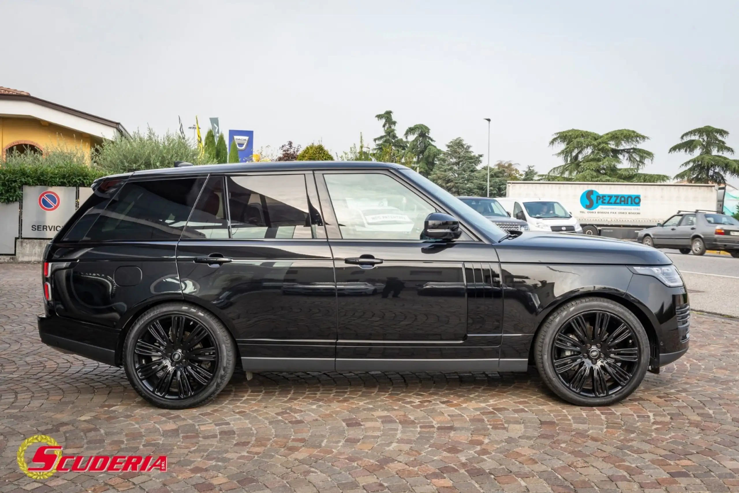 Land Rover - Range Rover