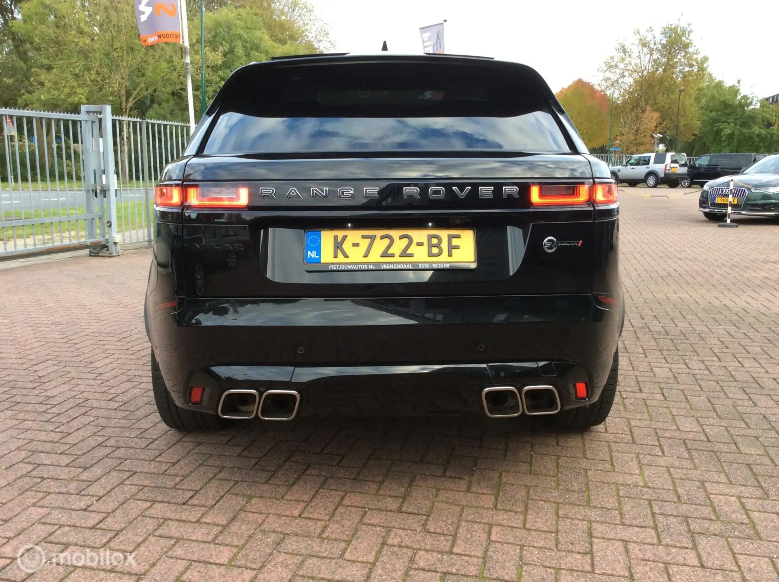 Land Rover - Range Rover Velar