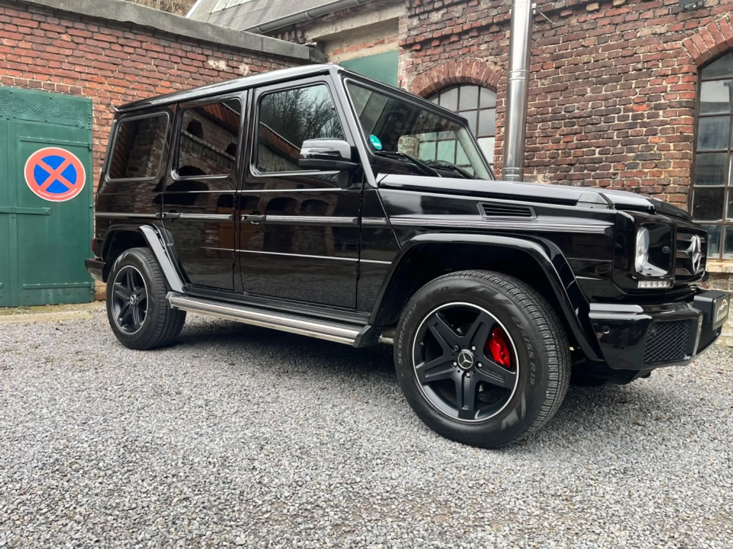 Mercedes-Benz - G 350