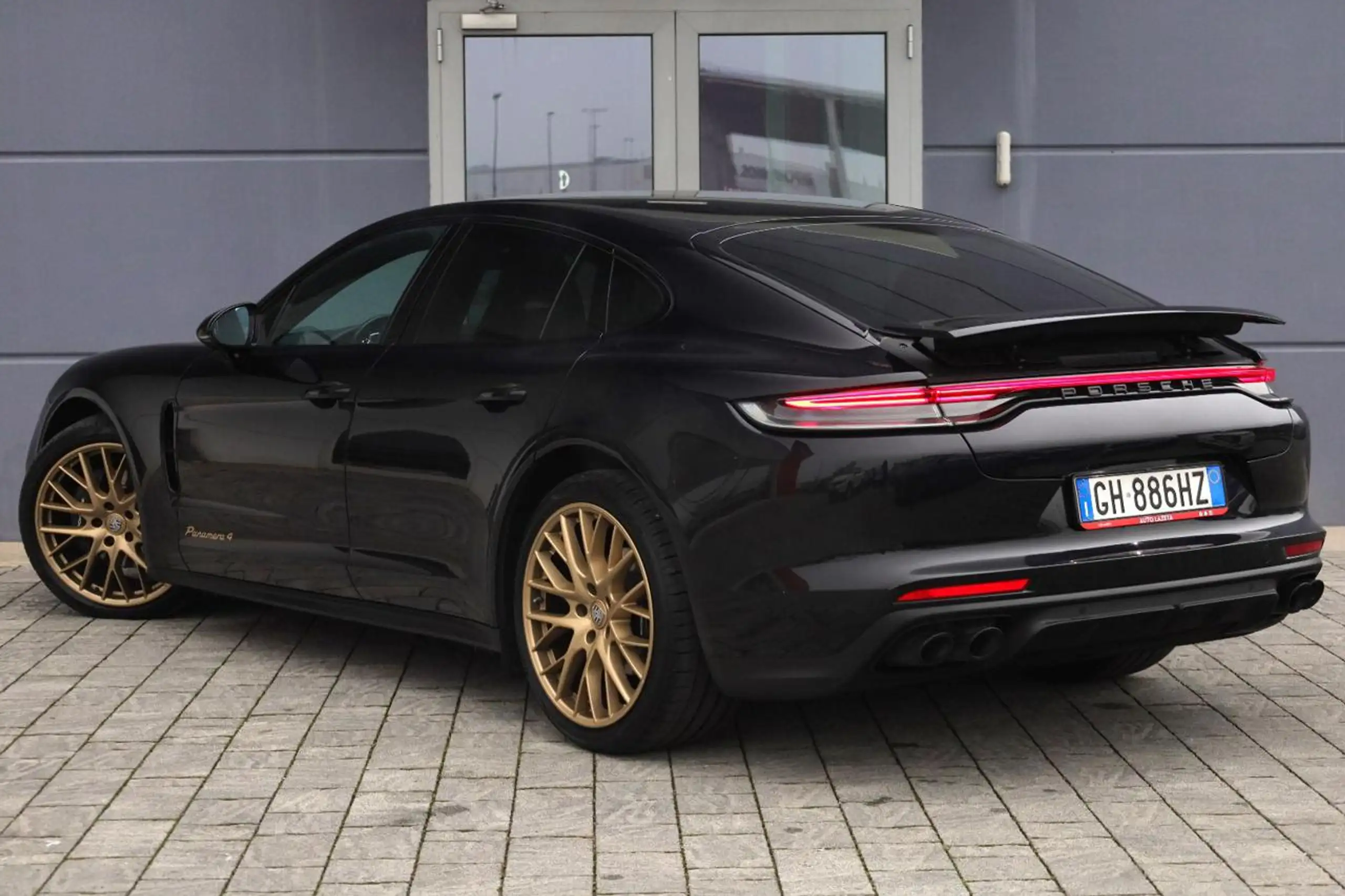 Porsche - Panamera