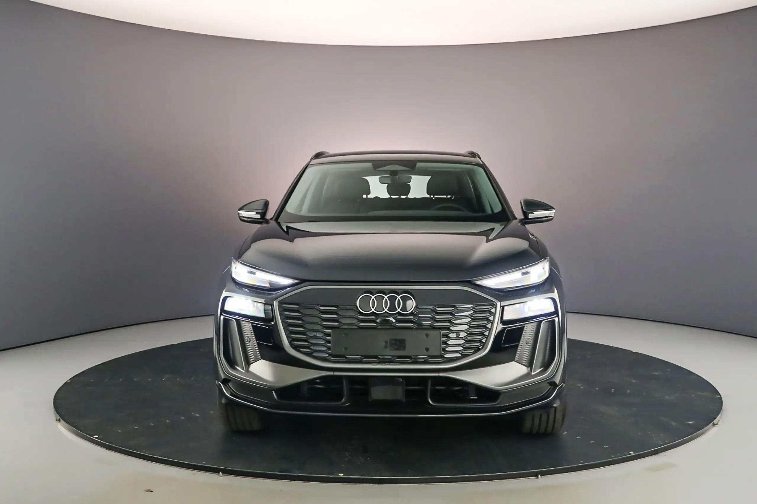 Audi - Q6