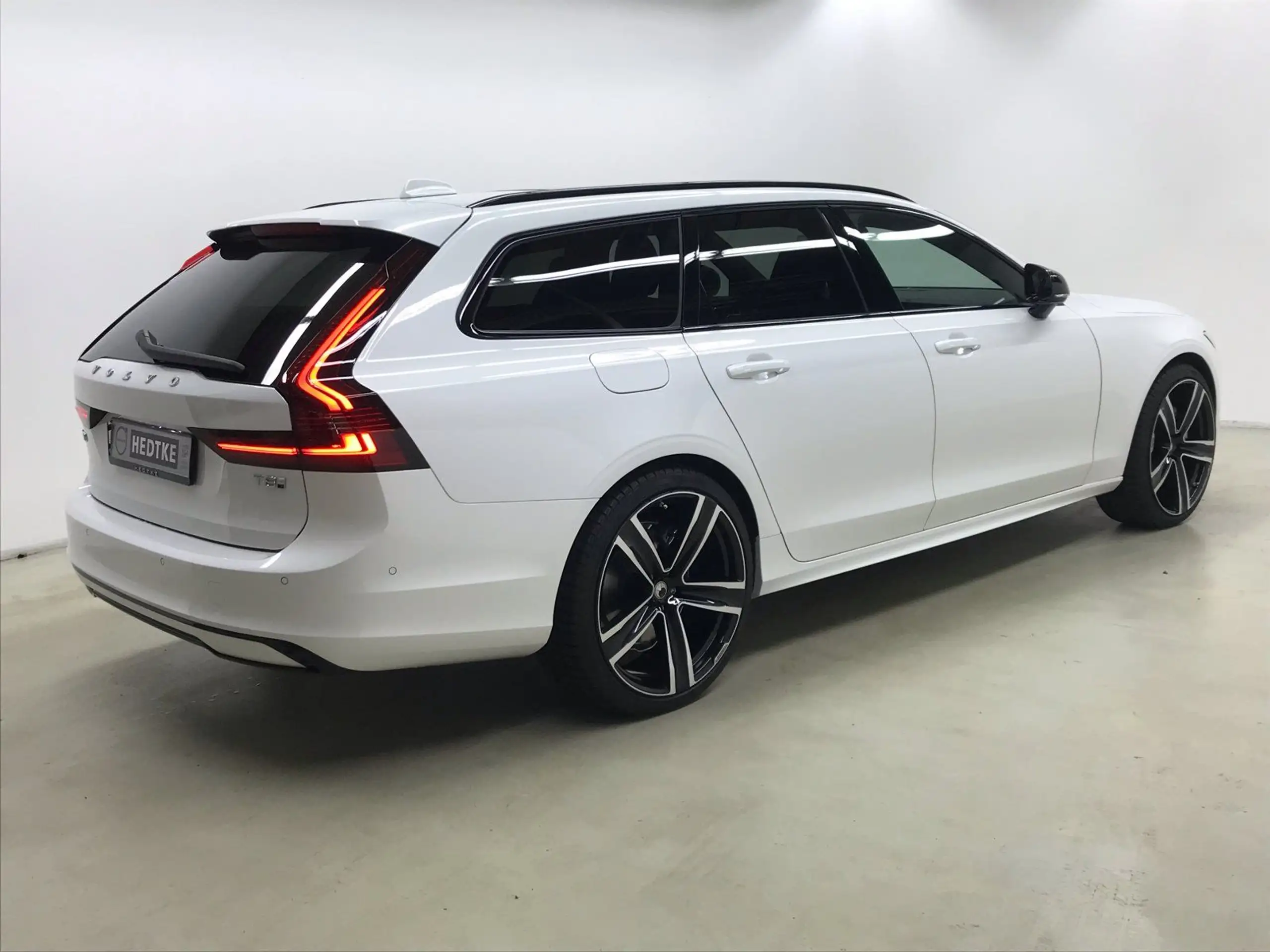 Volvo - V90