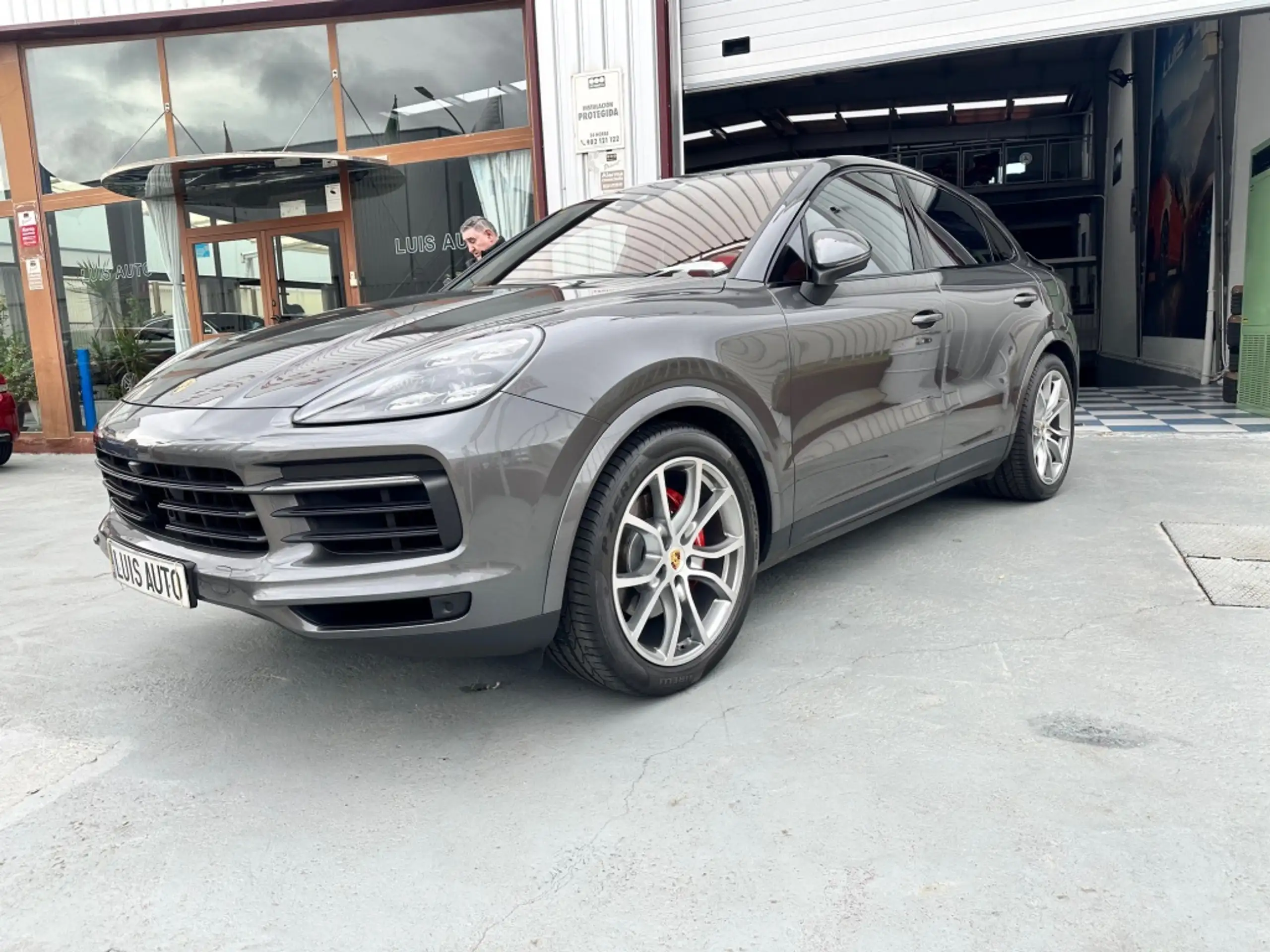 Porsche - Cayenne