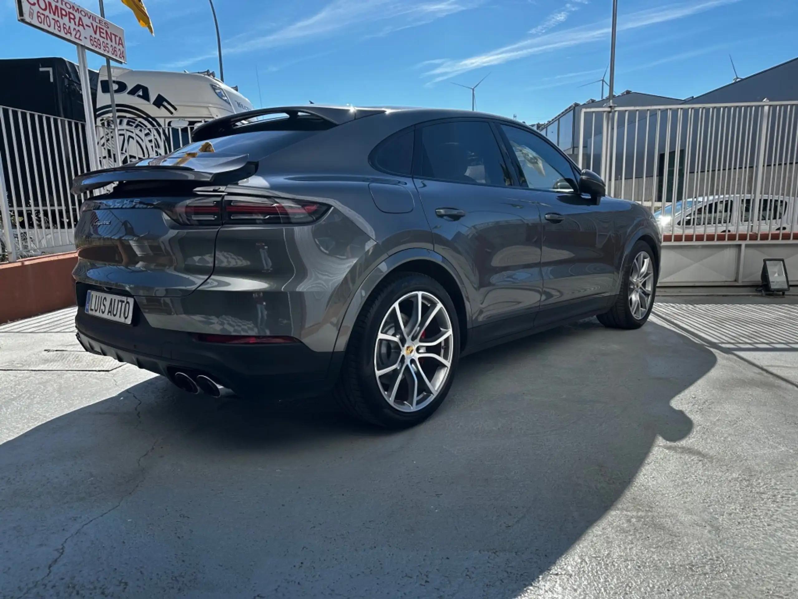 Porsche - Cayenne