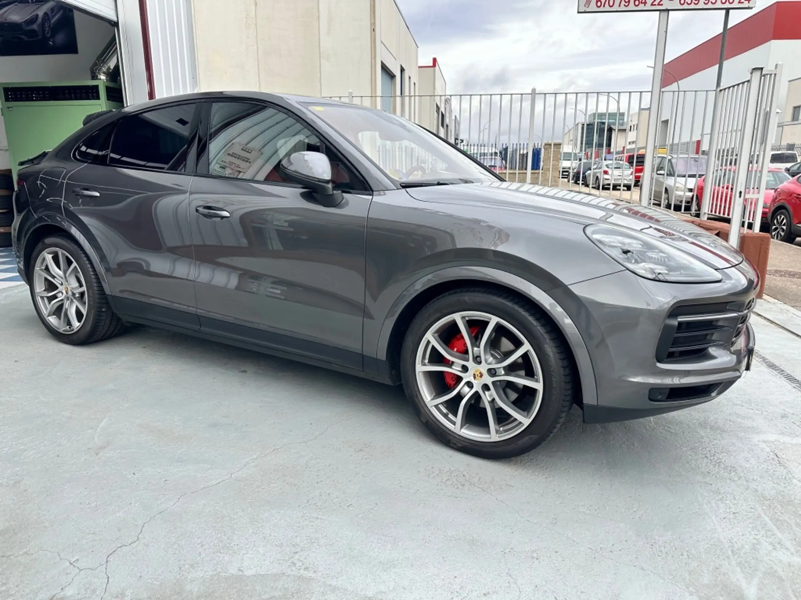 Porsche - Cayenne