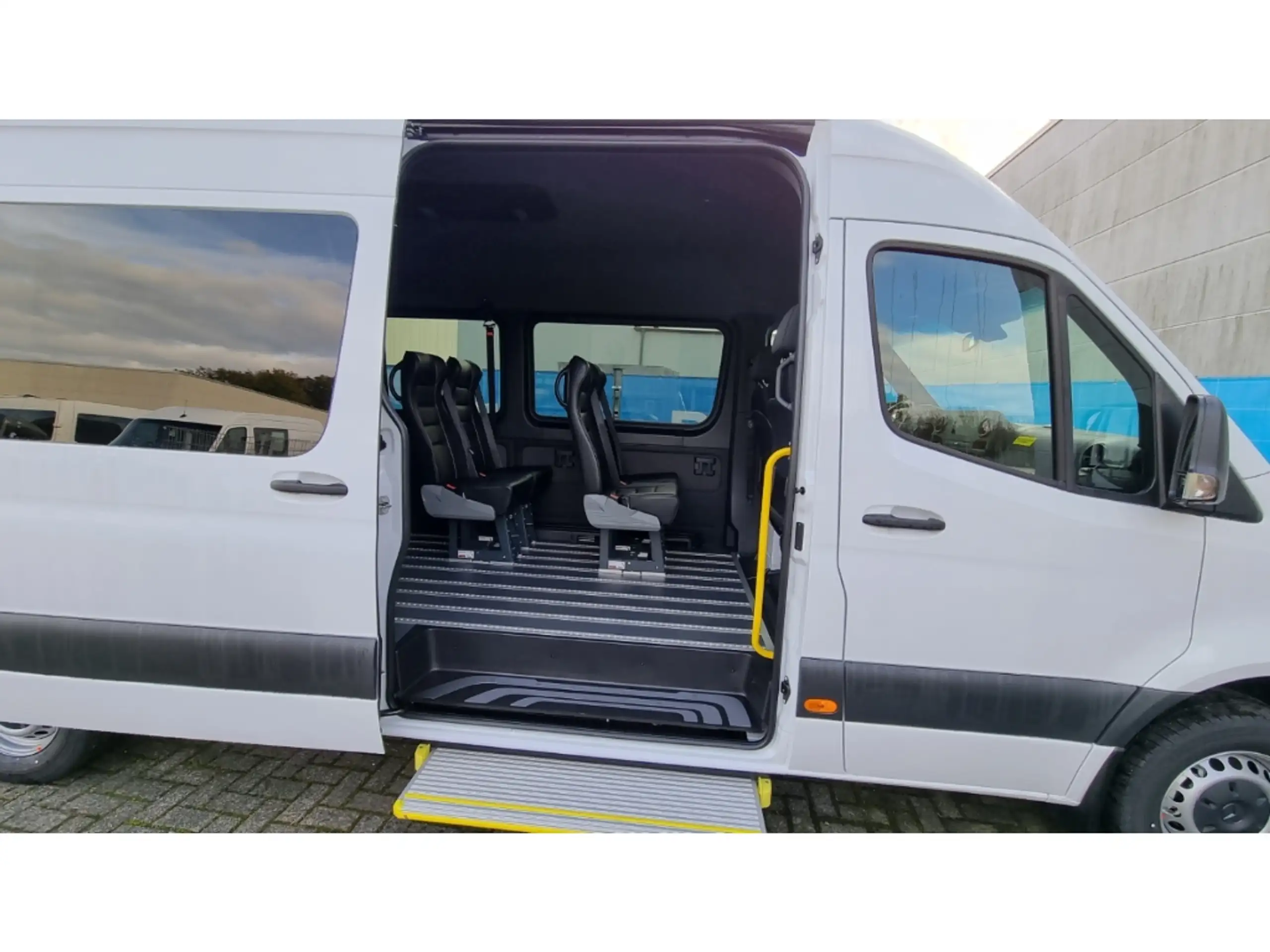 Mercedes-Benz - Sprinter