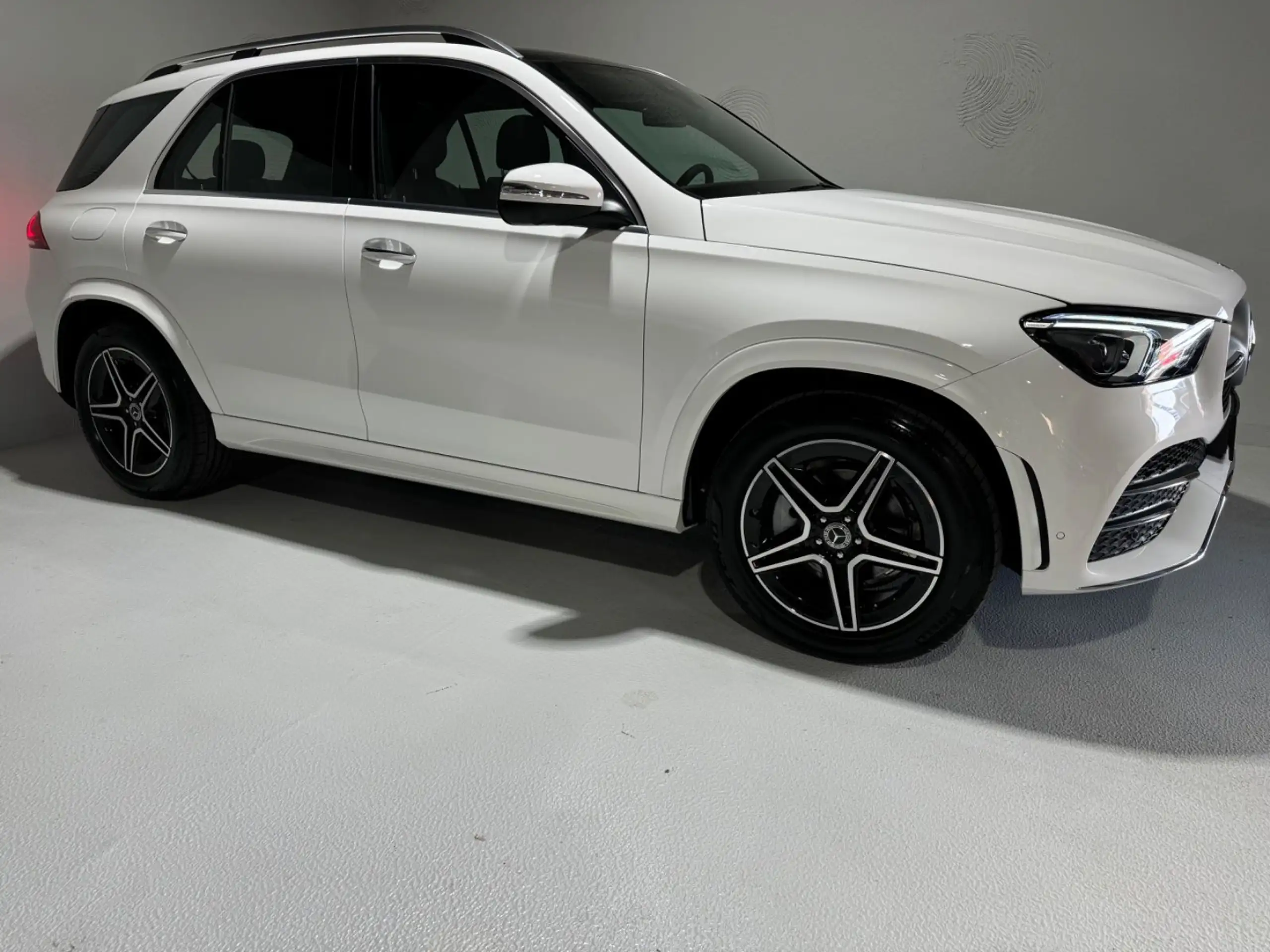 Mercedes-Benz - GLE 300