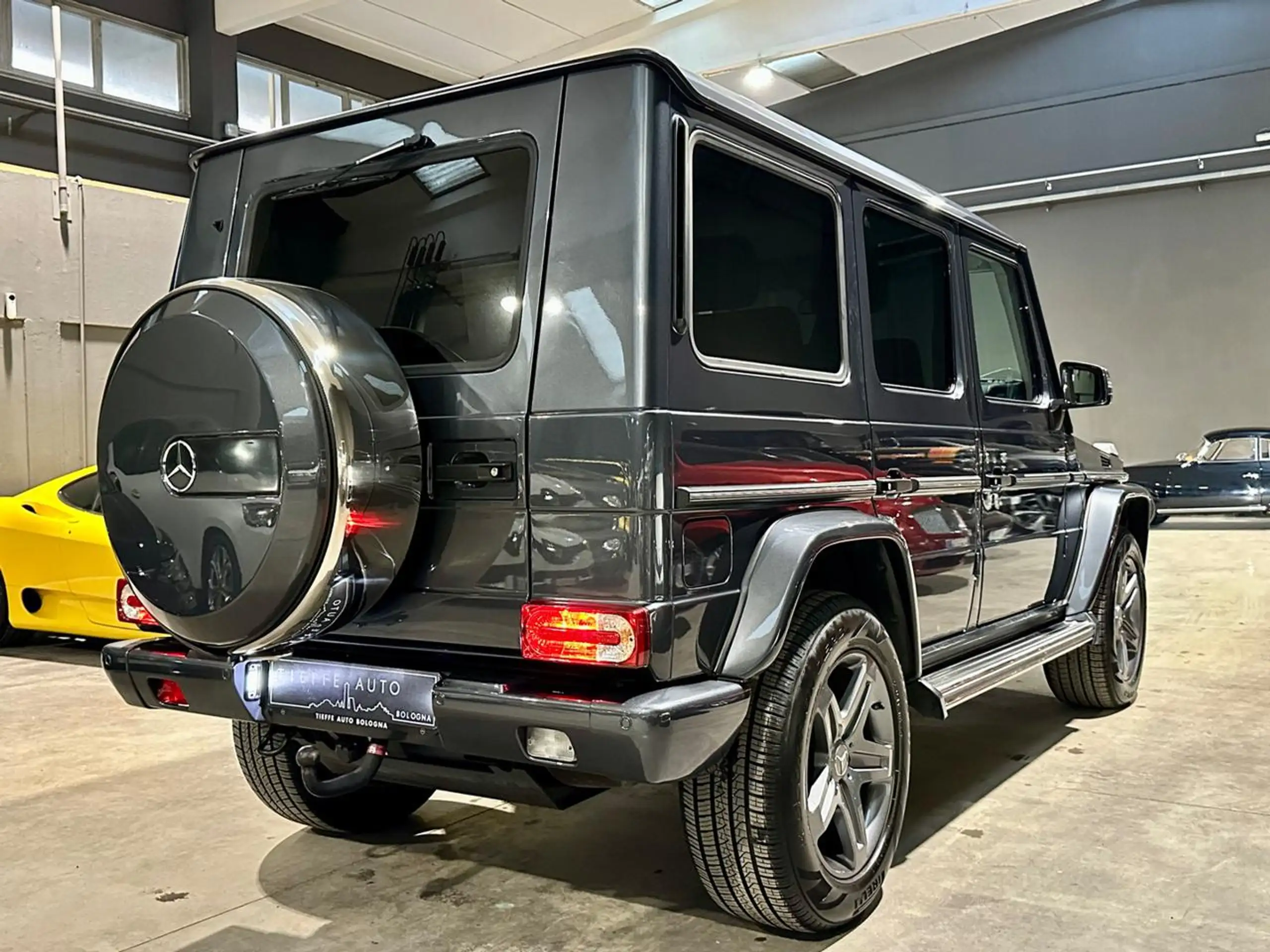 Mercedes-Benz - G 350