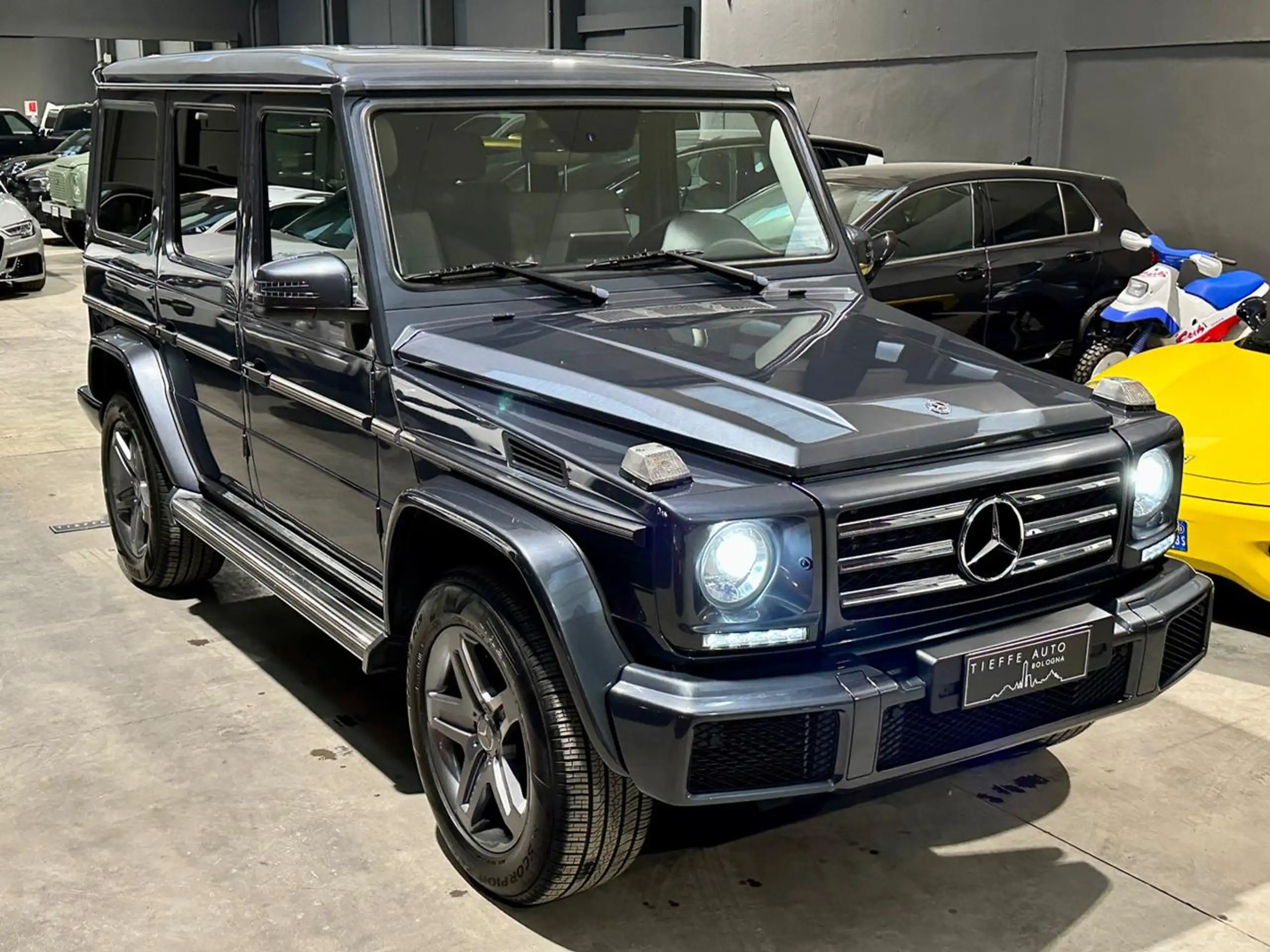 Mercedes-Benz - G 350