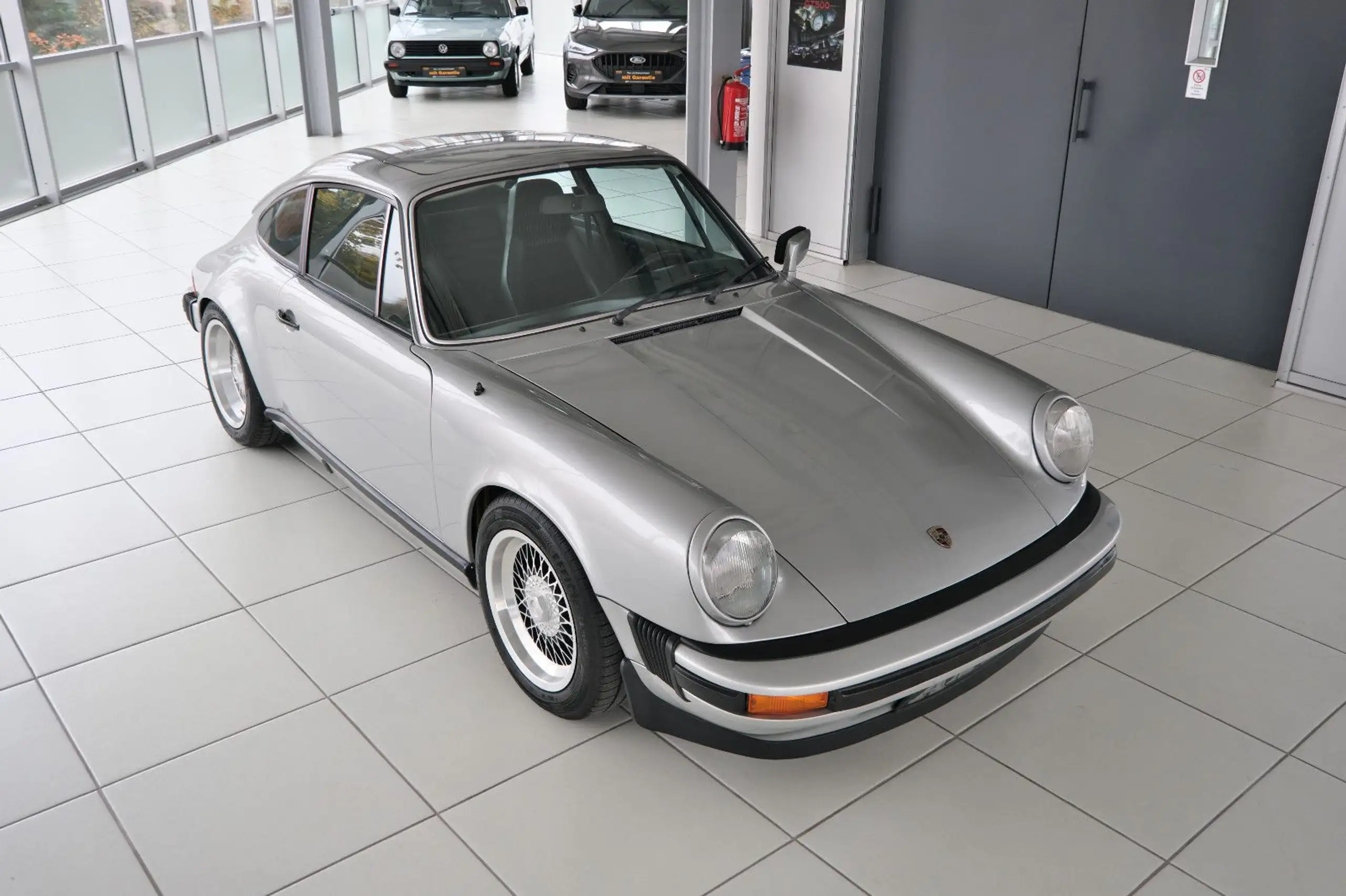 Porsche - 911