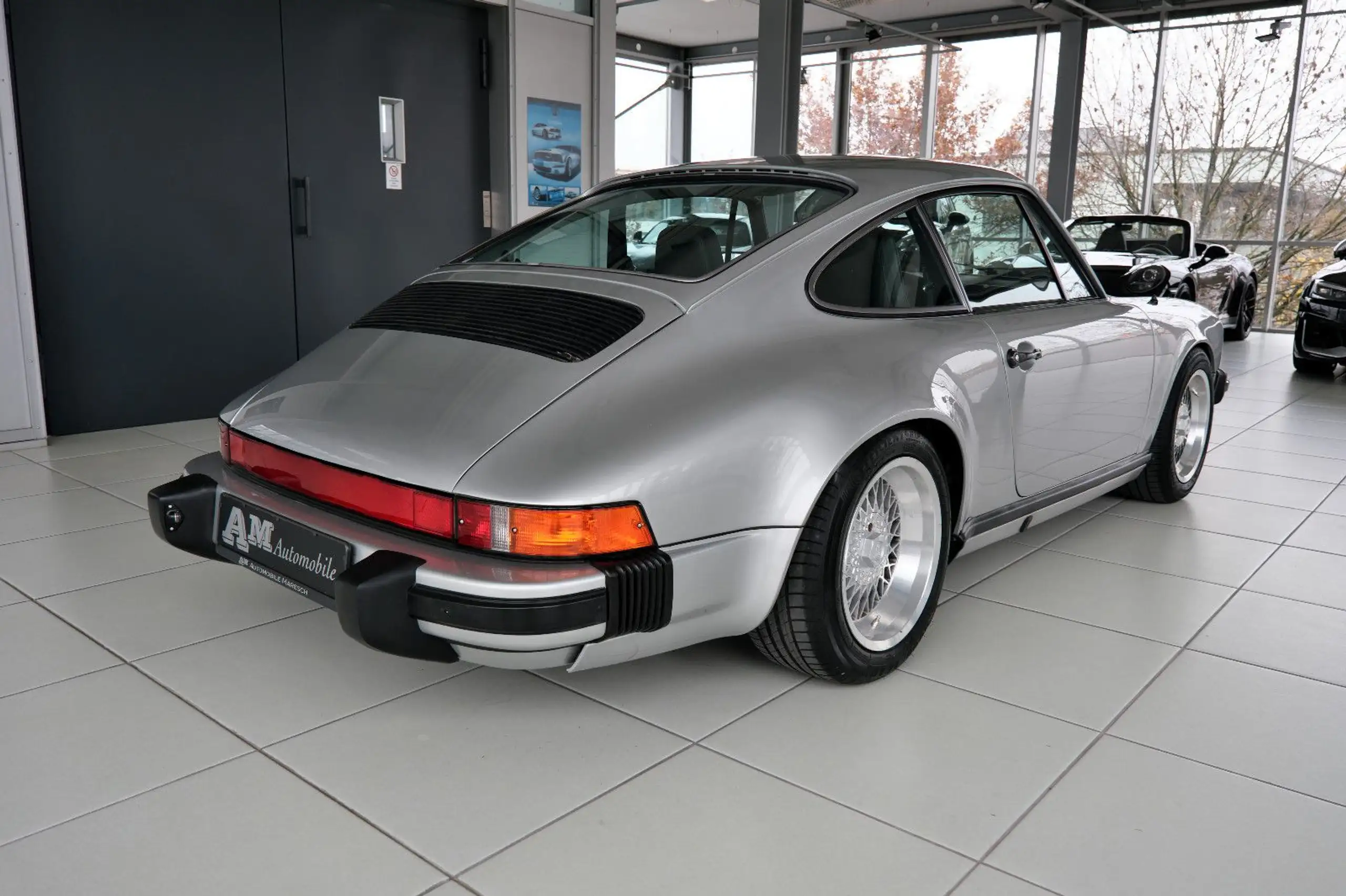 Porsche - 911