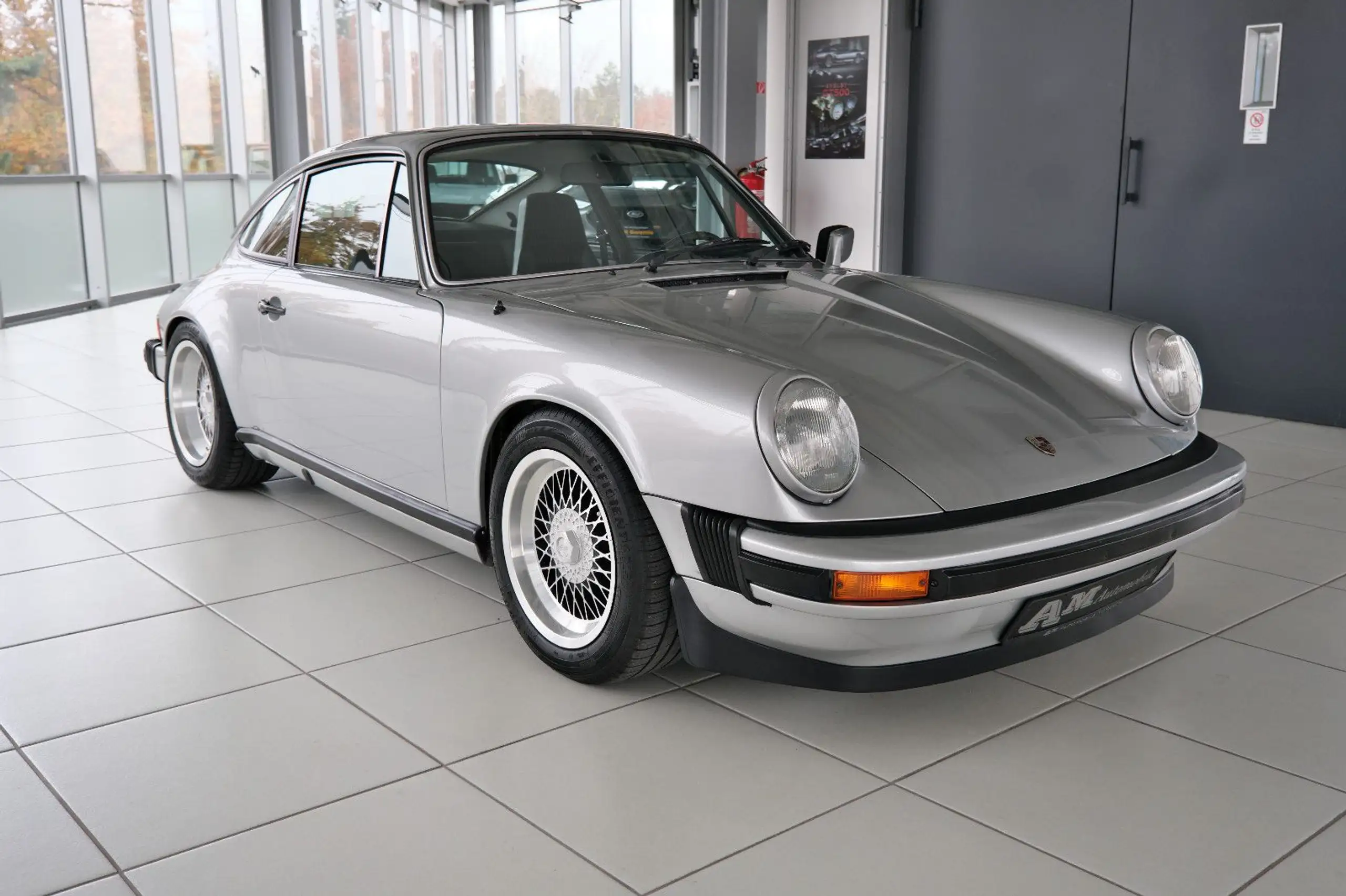 Porsche - 911