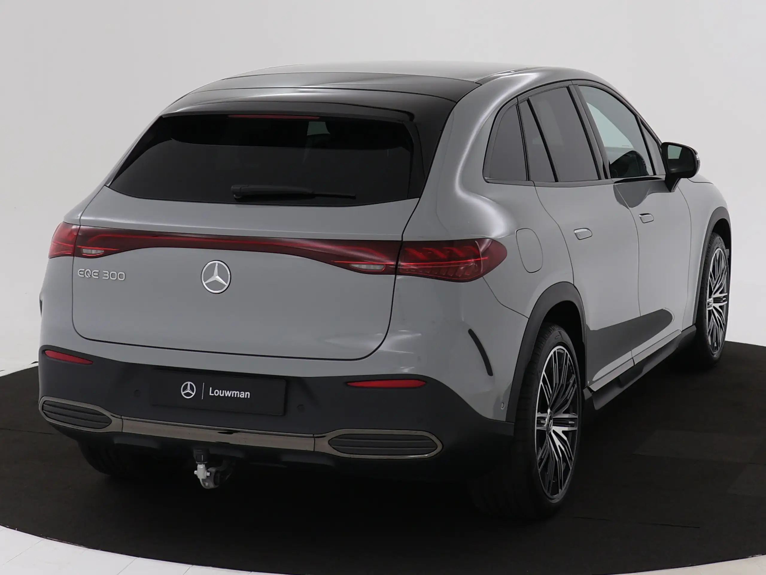 Mercedes-Benz - EQE SUV