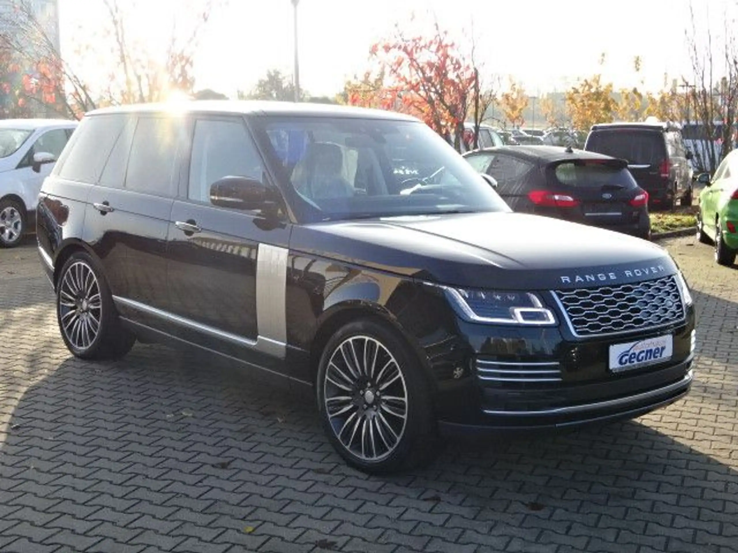 Land Rover - Range Rover