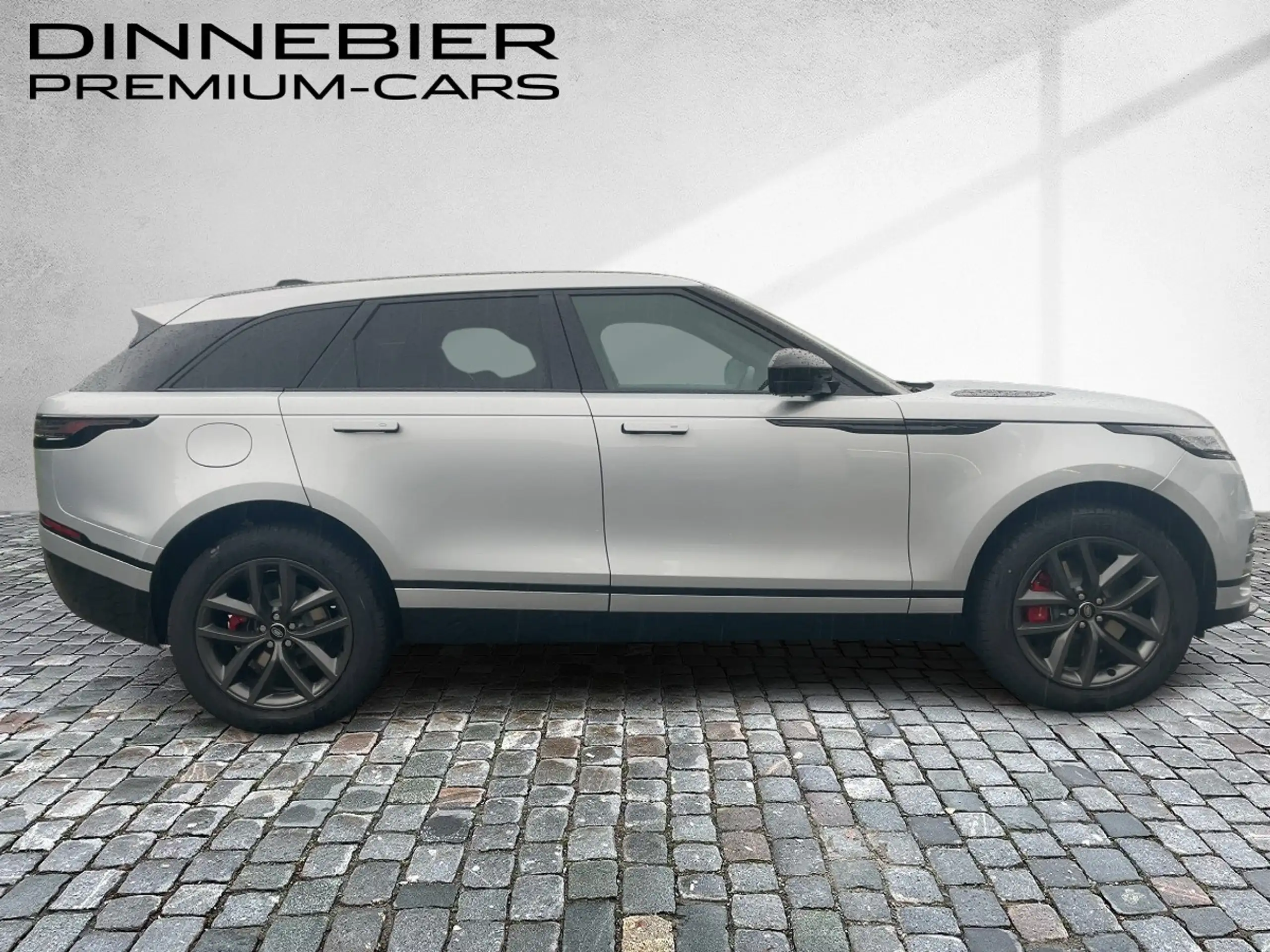 Land Rover - Range Rover Velar