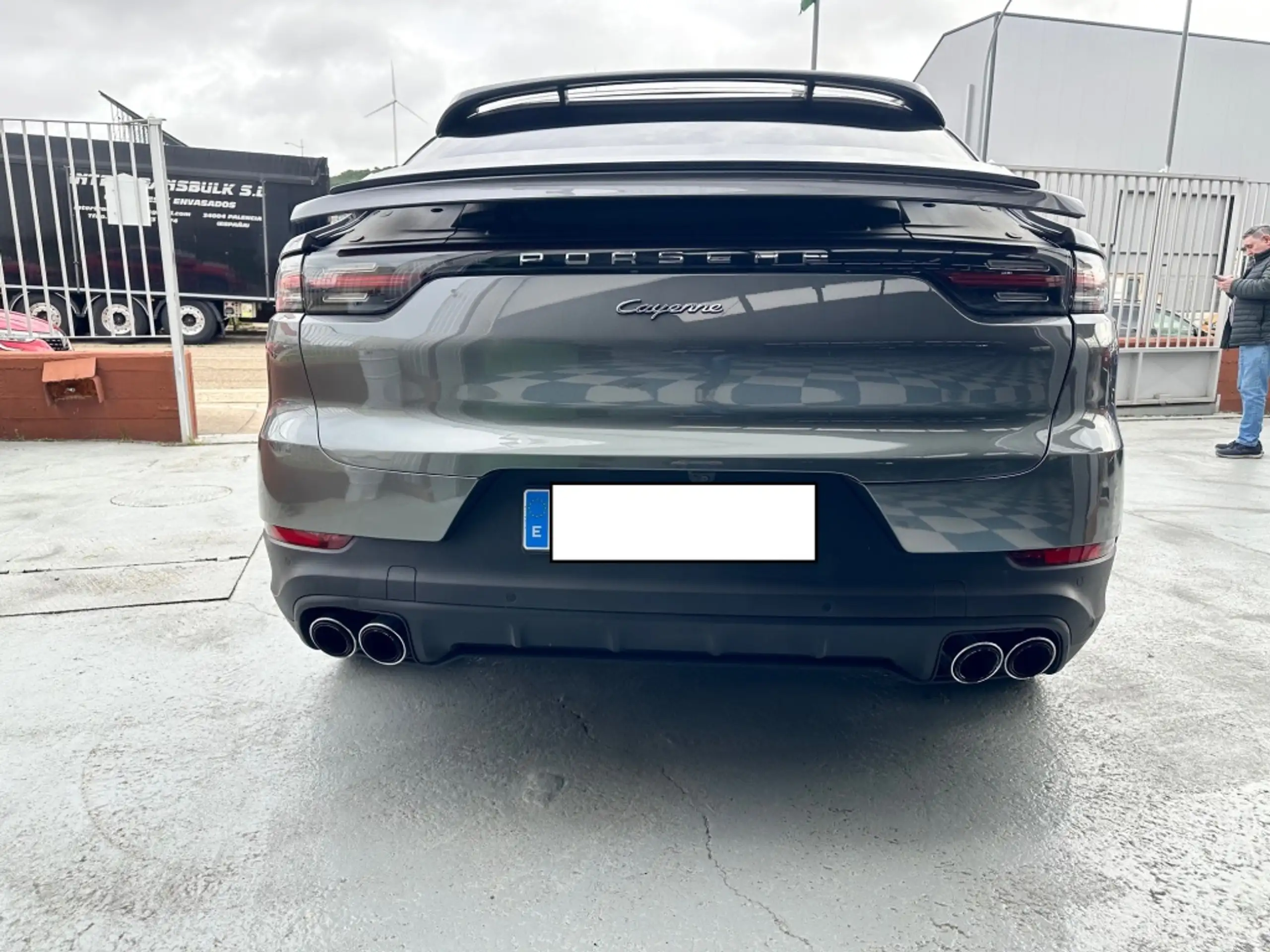 Porsche - Cayenne