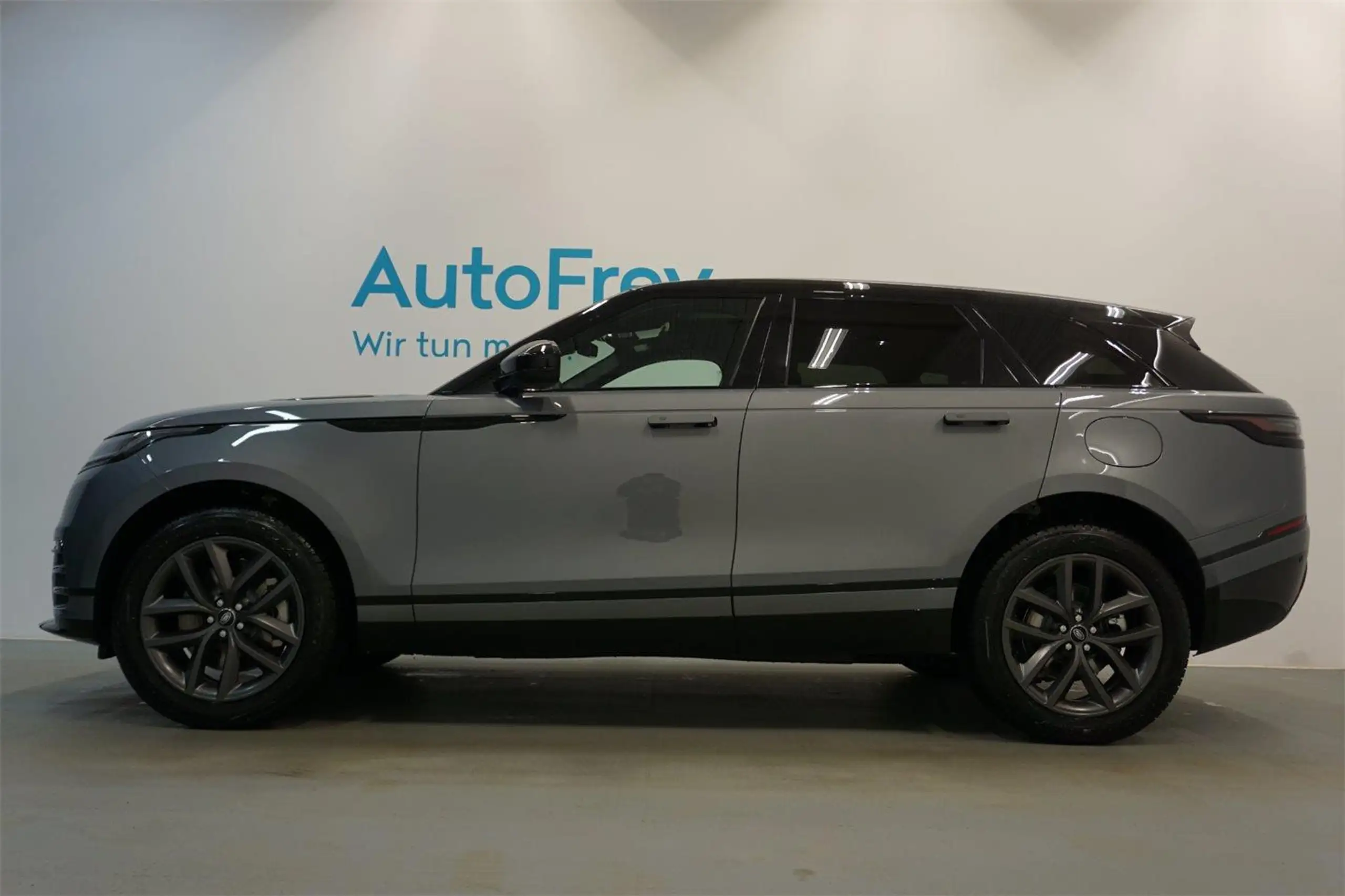 Land Rover - Range Rover Velar