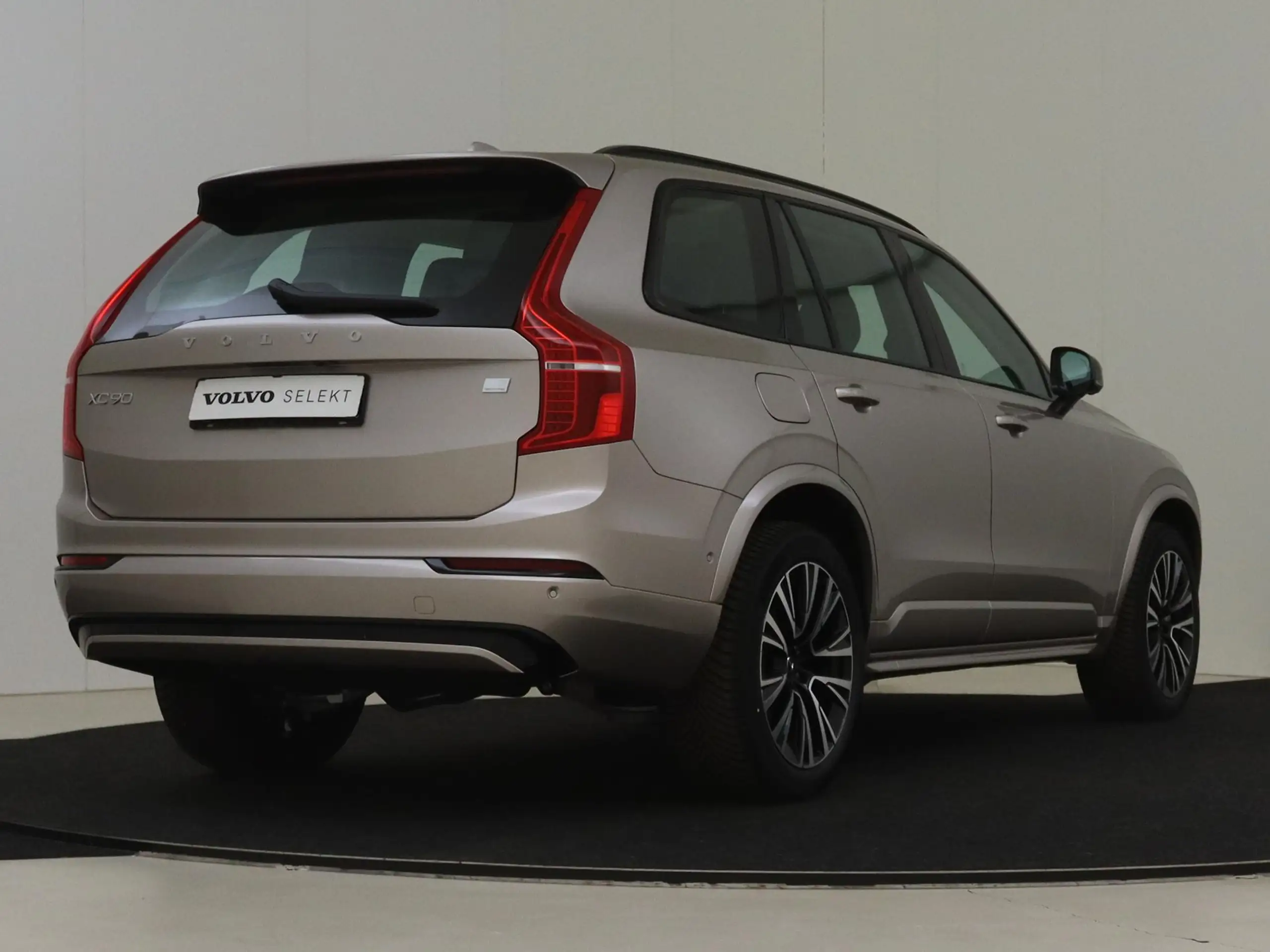 Volvo - XC90