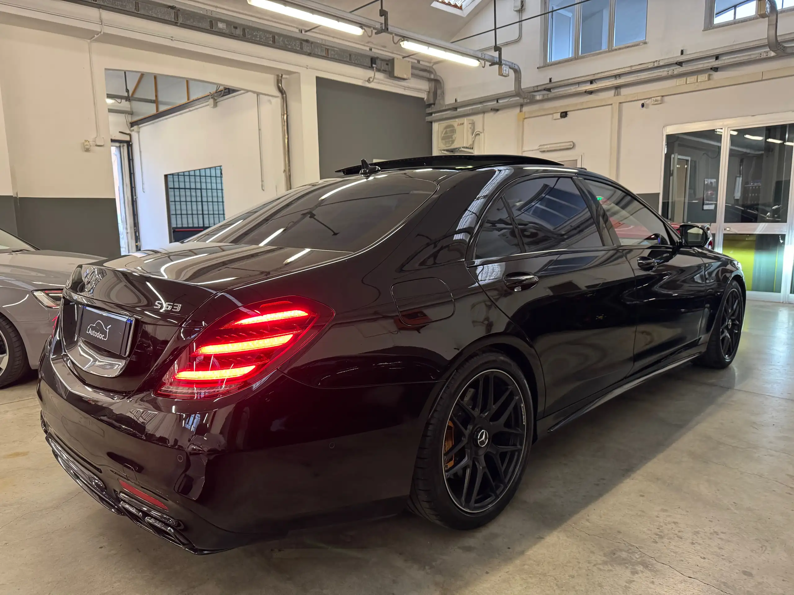 Mercedes-Benz - S 63 AMG