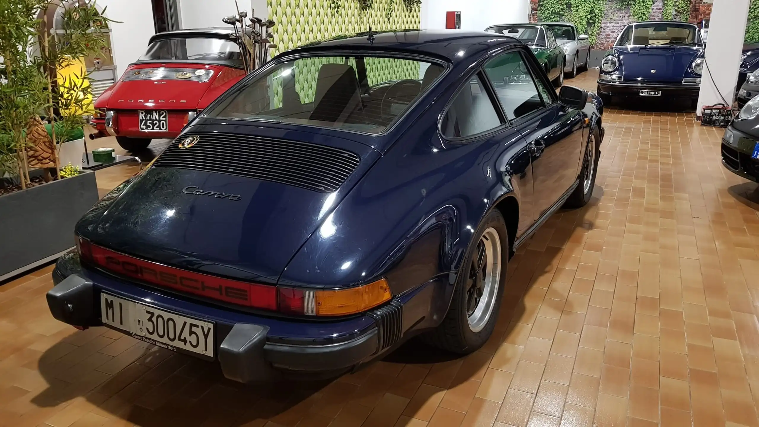 Porsche - 911