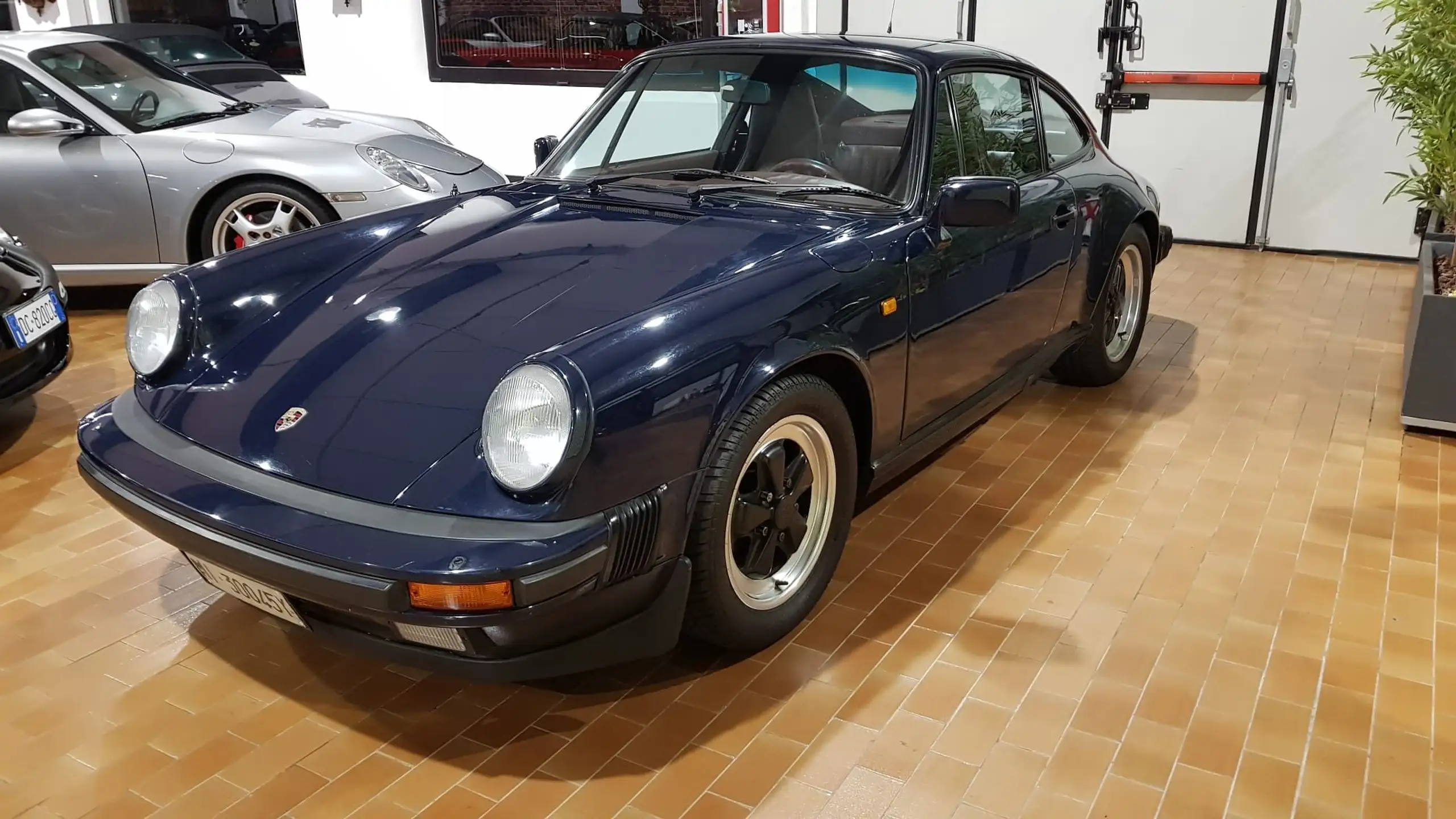 Porsche - 911