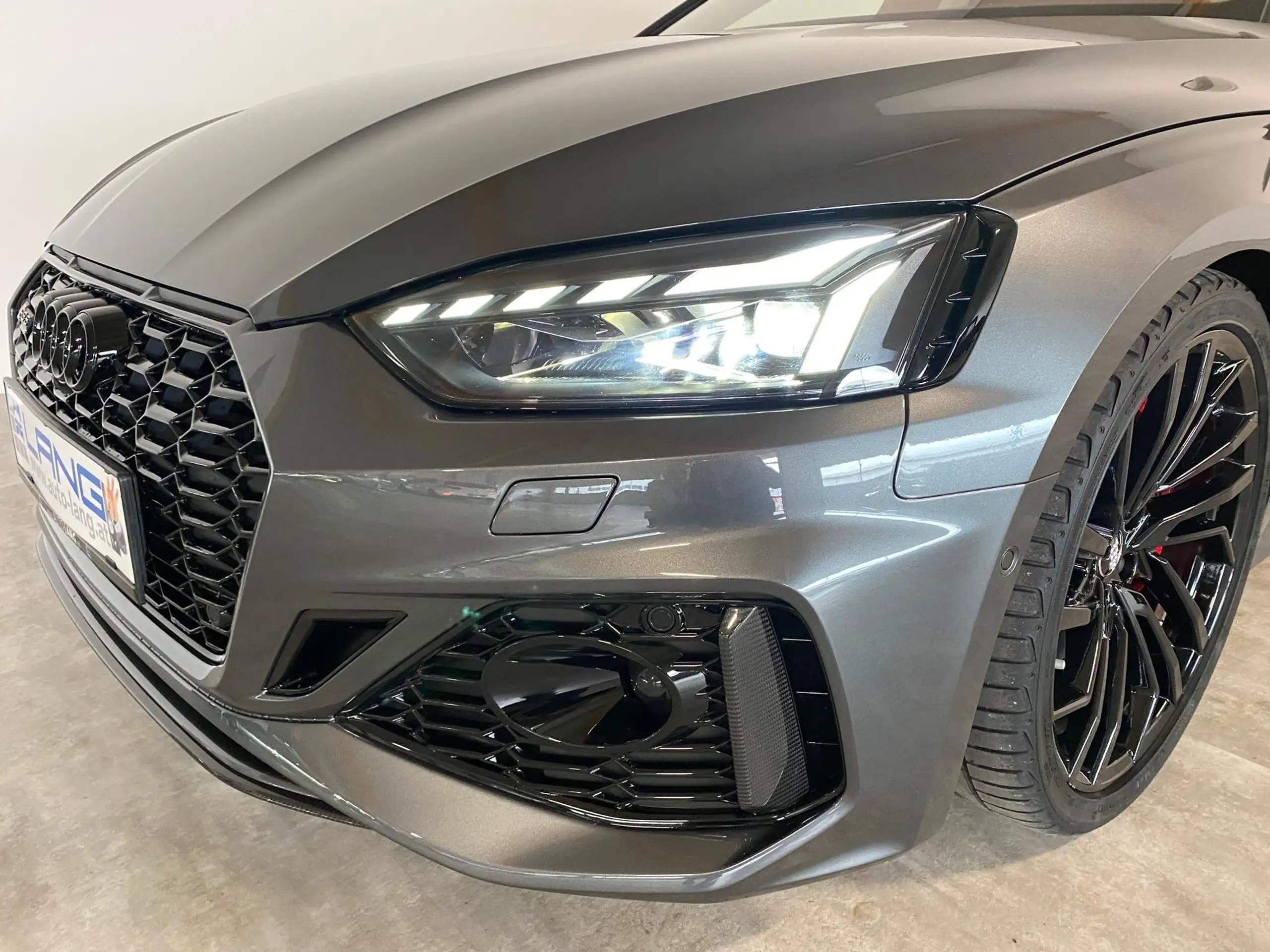 Audi - RS5