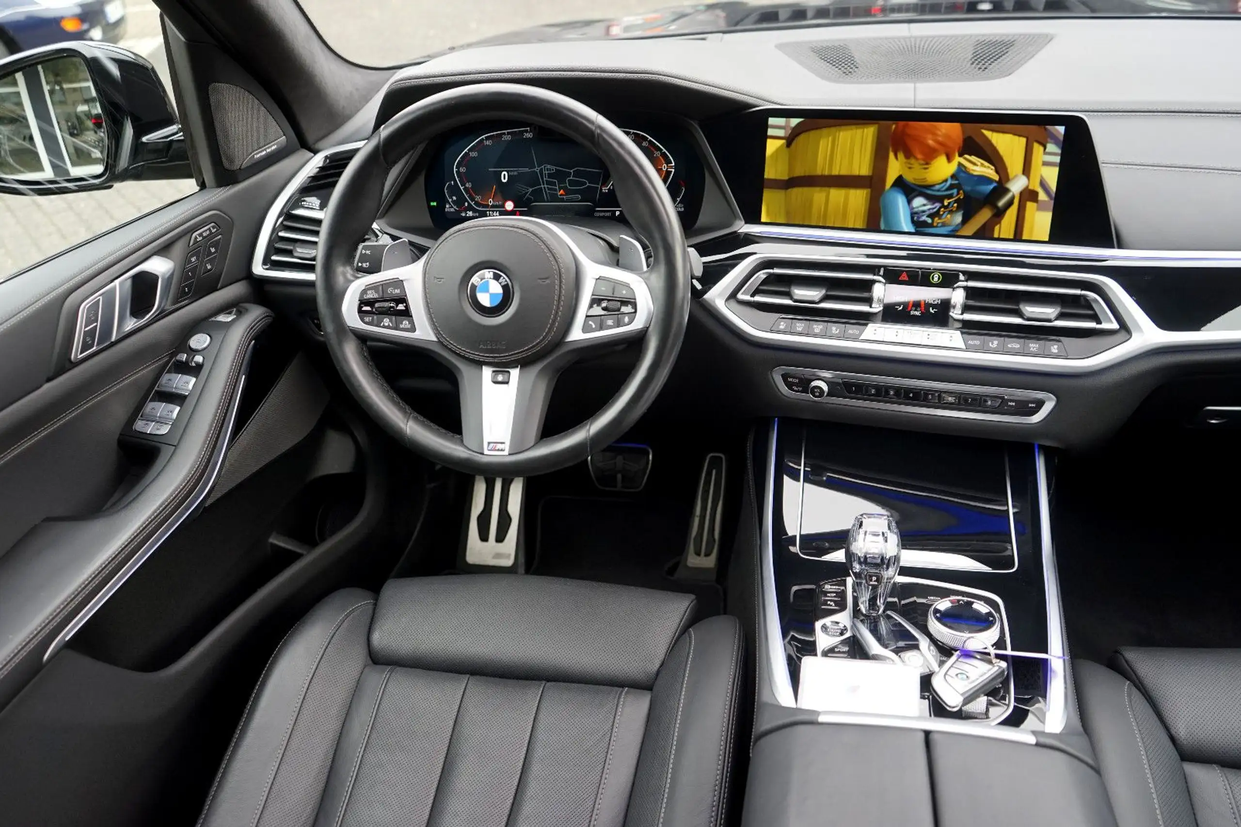 BMW - X7