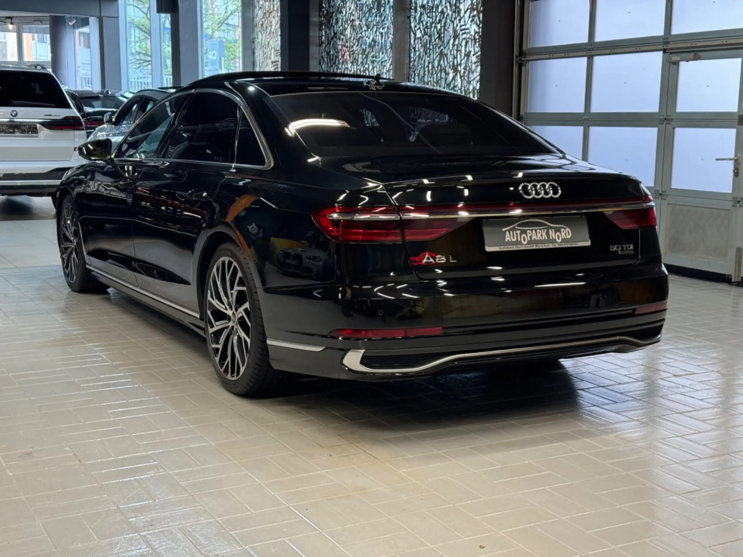 Audi - A8